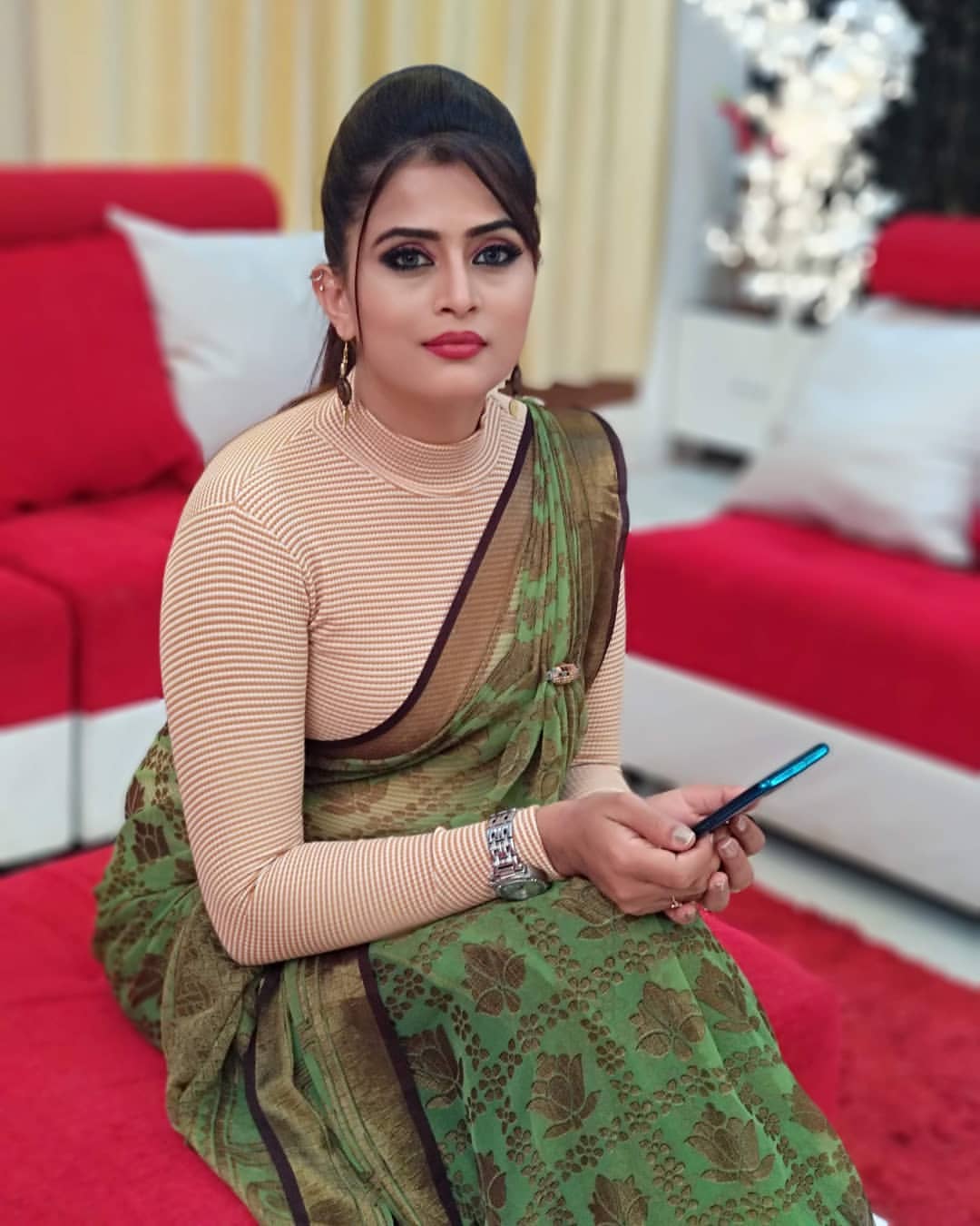 Tv artist veena ponnappa latest photo in saree