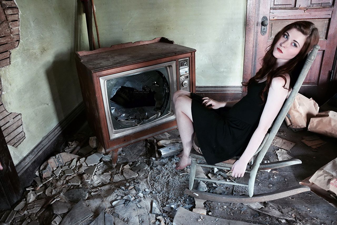 Wallpaper Brown haired Girls Old television