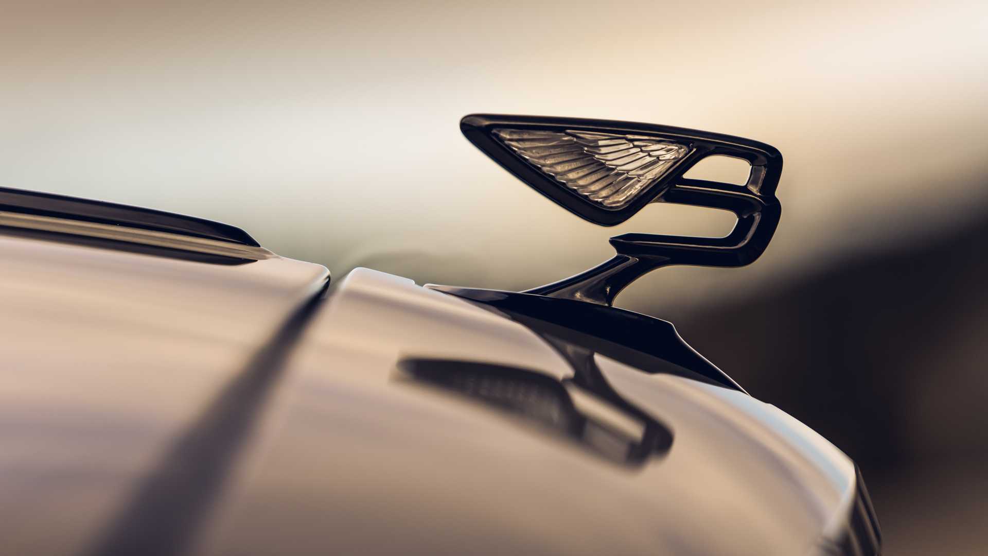 Bentley Flying Spur goes black with Blackline specification