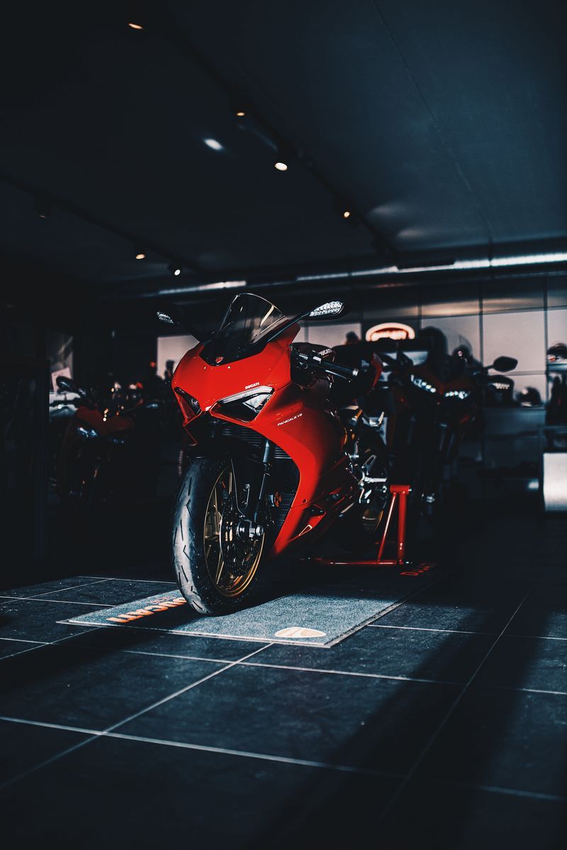 Download Wallpaper 800x1200 Ducati Panigale V Ducati, Motorcycle, The Bike, Red, Headlight Iphone 4s 4 For Parallax HD Background