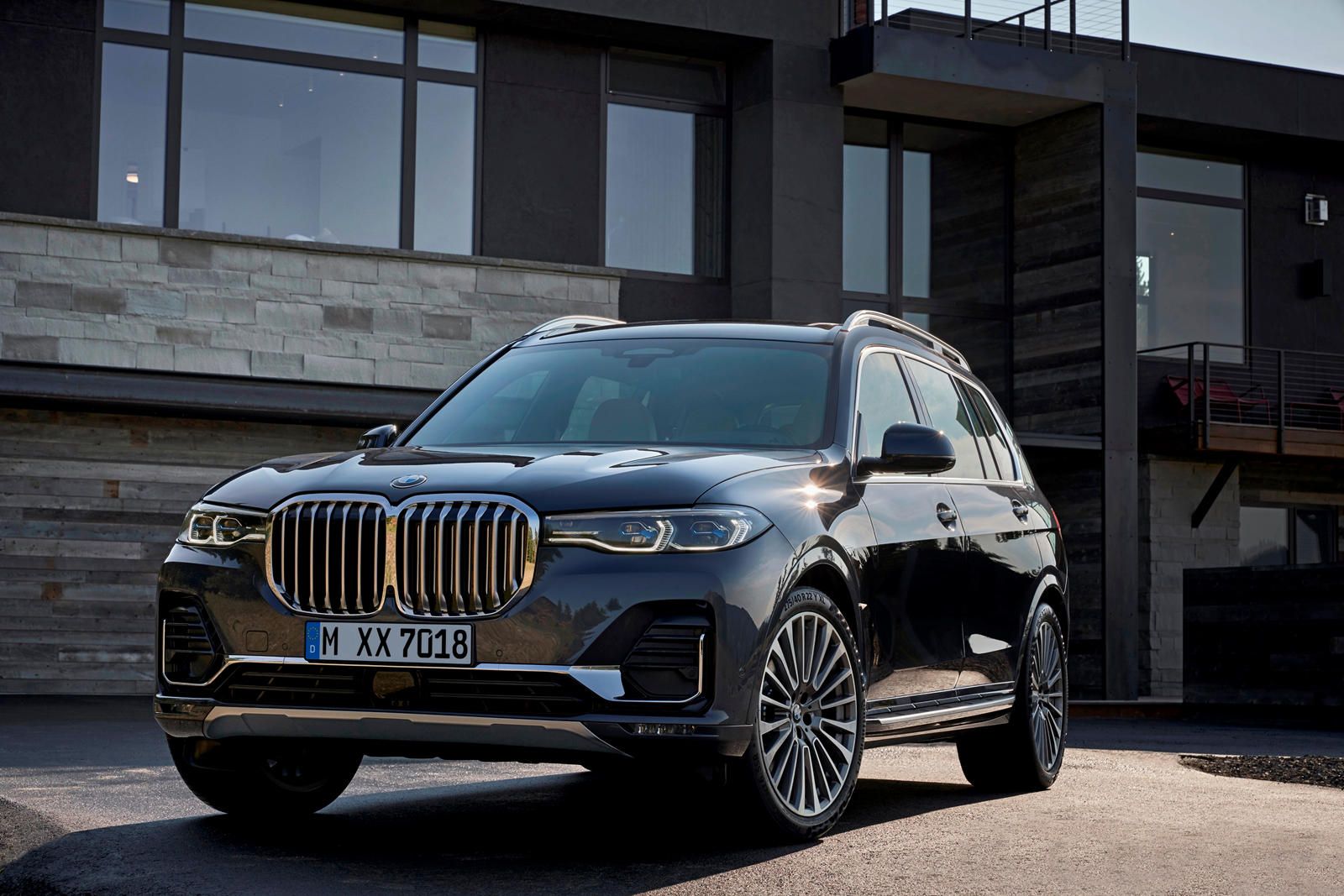 BMW X7: Review, Trims, Specs, Price, New Interior Features