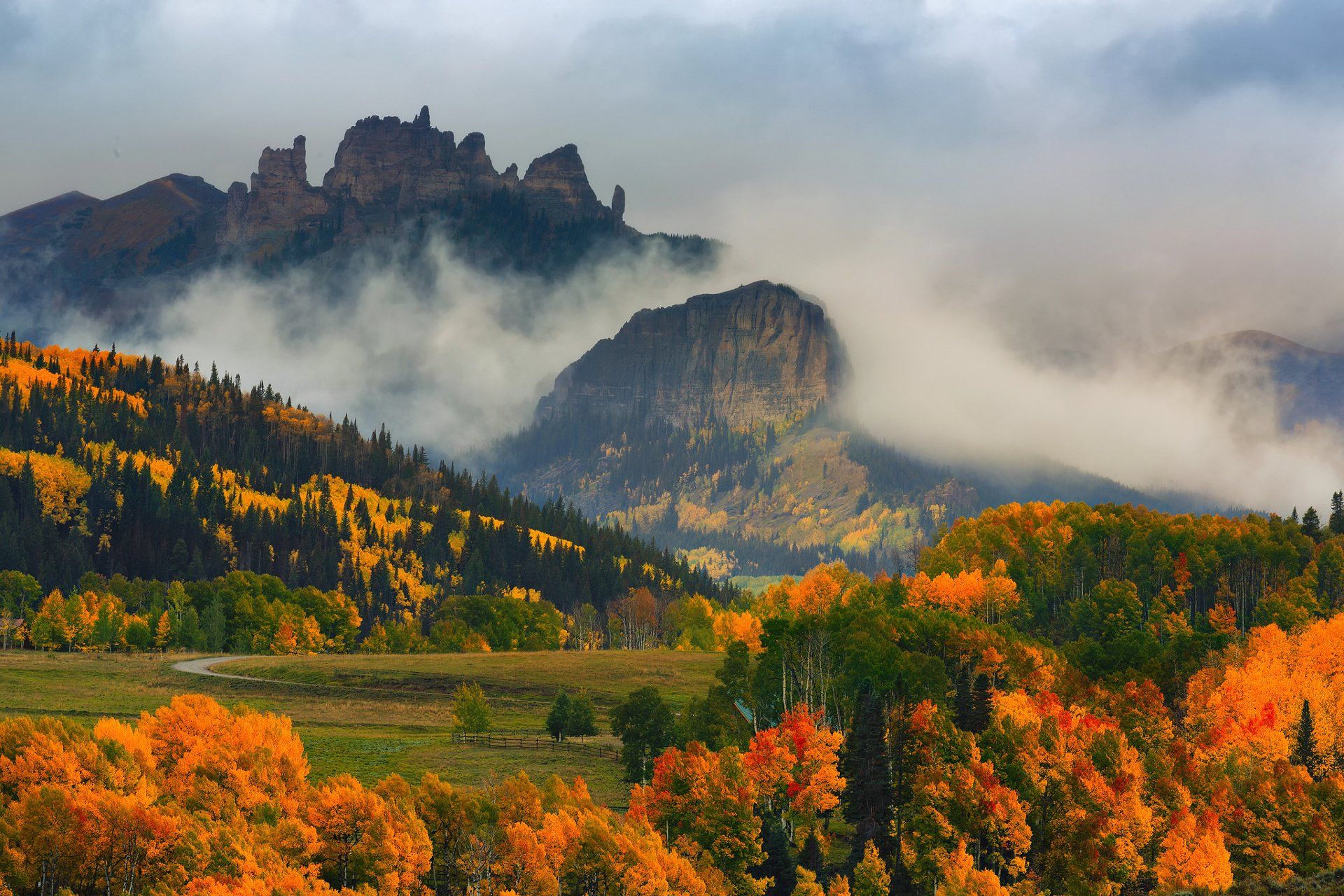 Misty Autumn Mountains HD Wallpaper