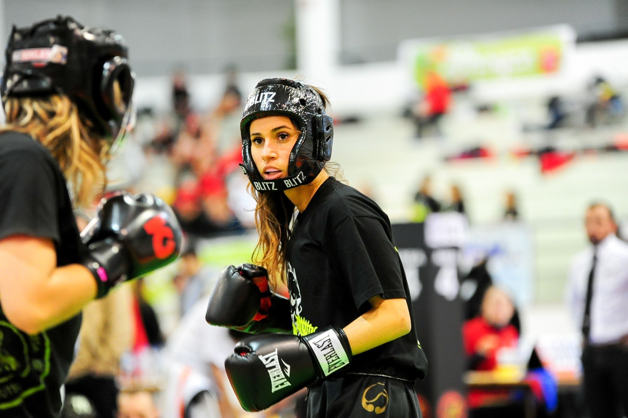 woman in everlast sparring gear set free image