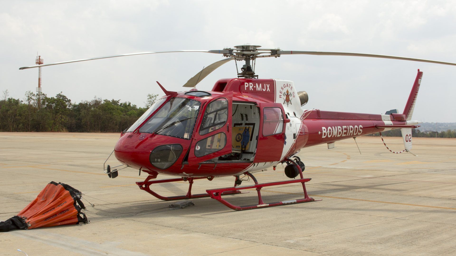 Police Helicopter (BOMBEIROS) 5K UHD Wallpaper