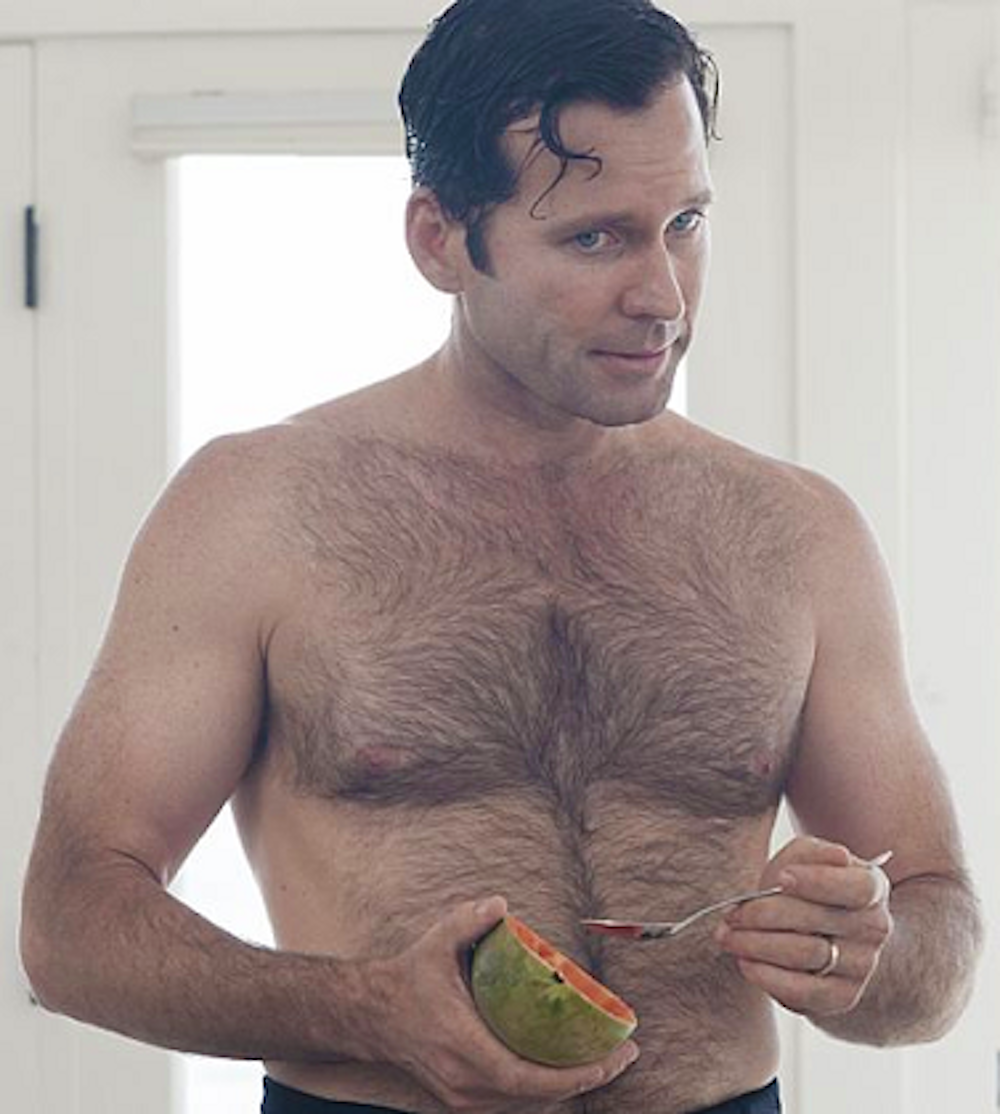 Pictures of Eion Bailey.