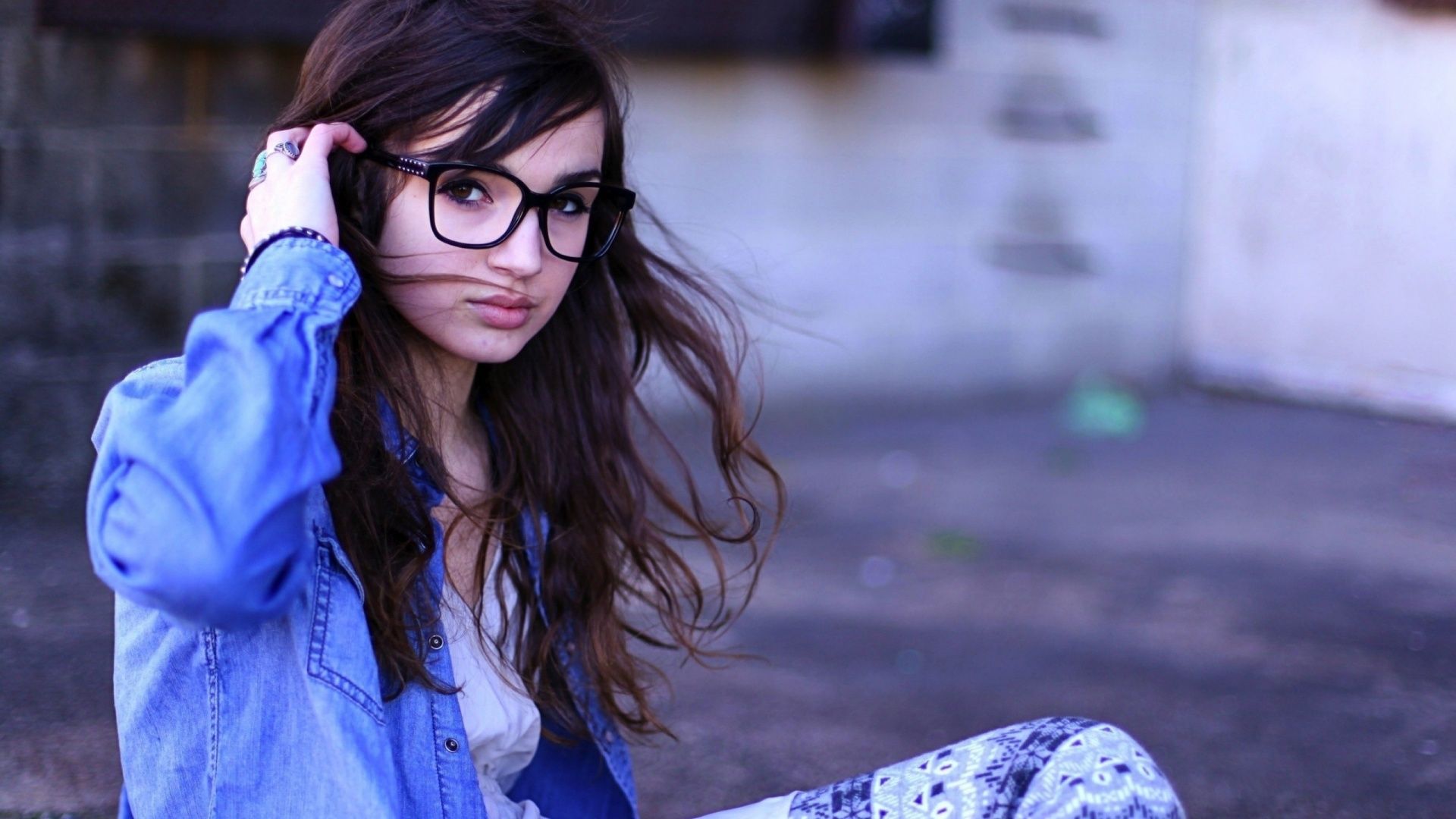 Girl Wearing Glasses Wallpapers - Wallpaper Cave