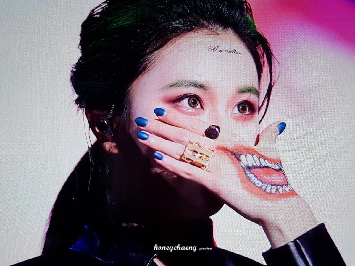 on Twitter: chaeyoung being joker is the greatest thing ever