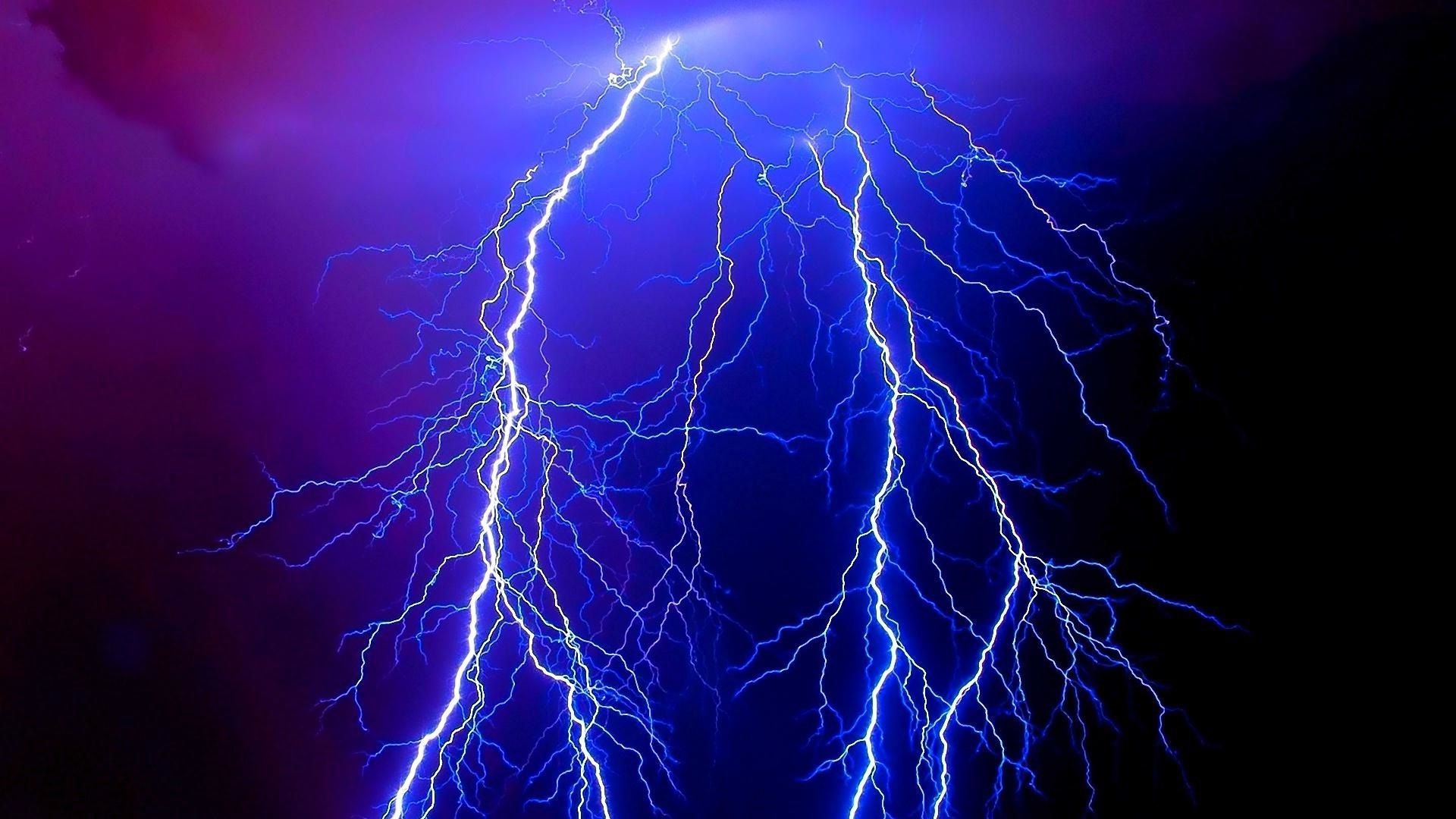 Lightning Bolt Photo