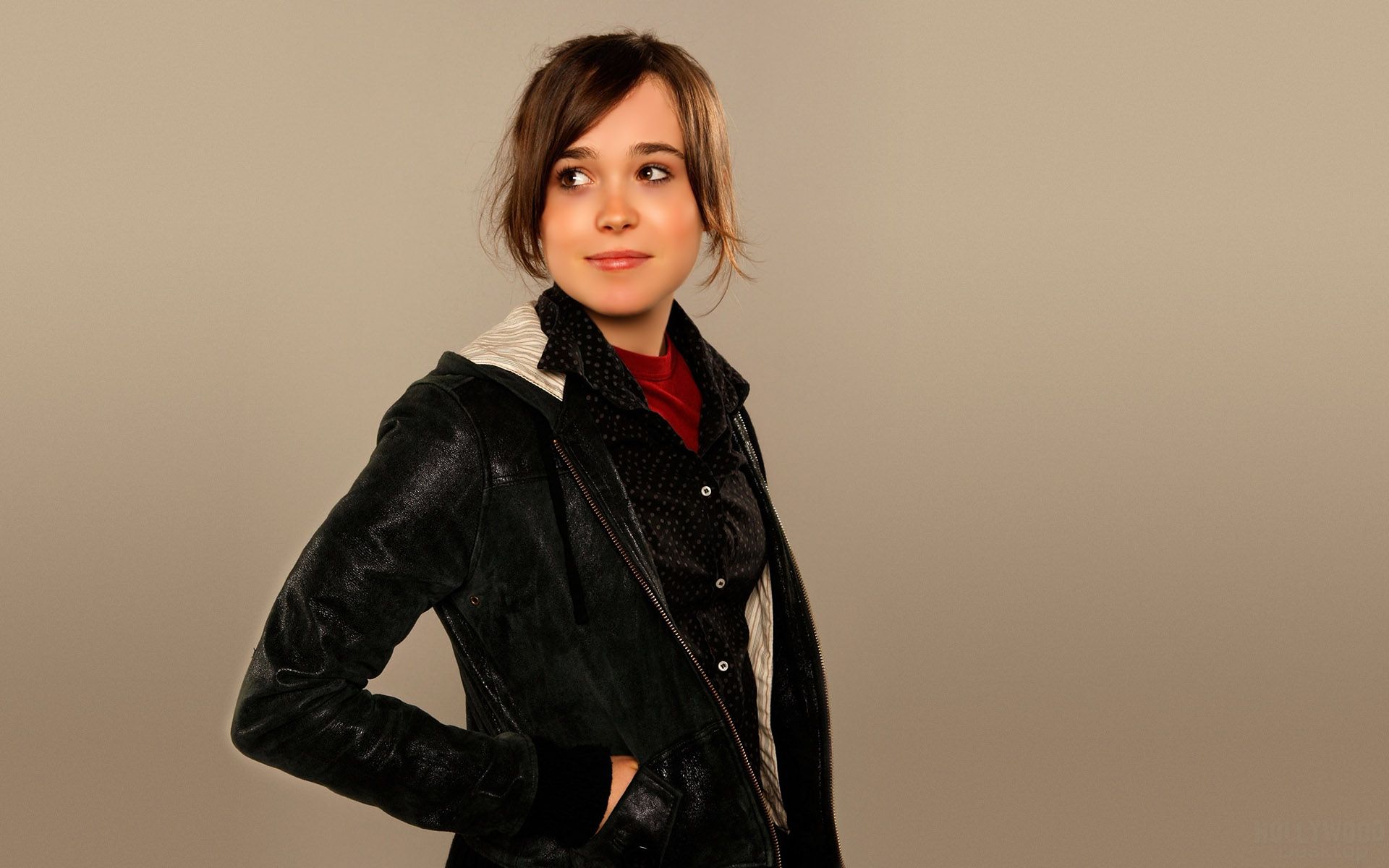 Ellen Page In Black Jacket Wallpaper