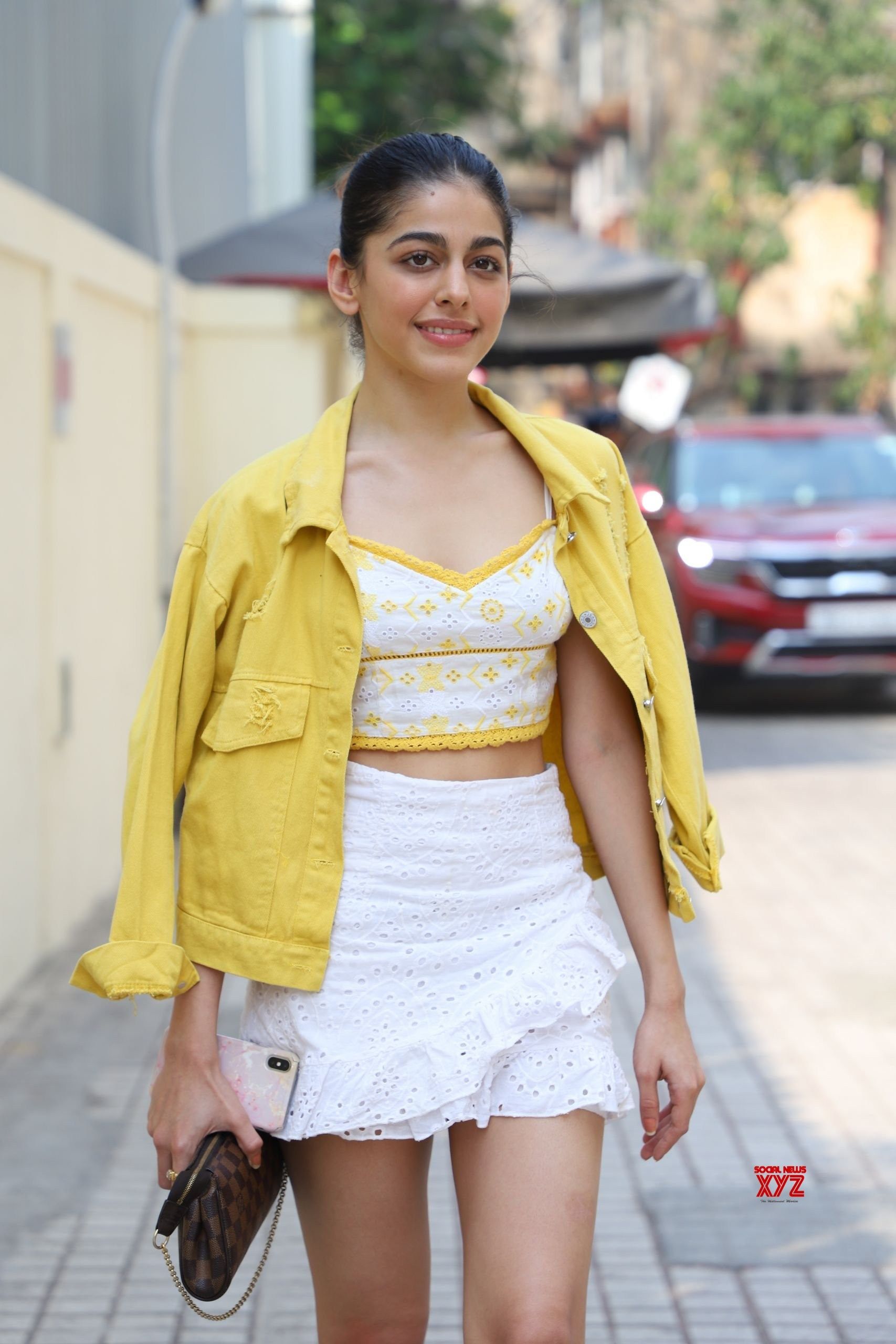 Alaya Furniturewala Spotted In Mumbai HD Gallery News XYZ