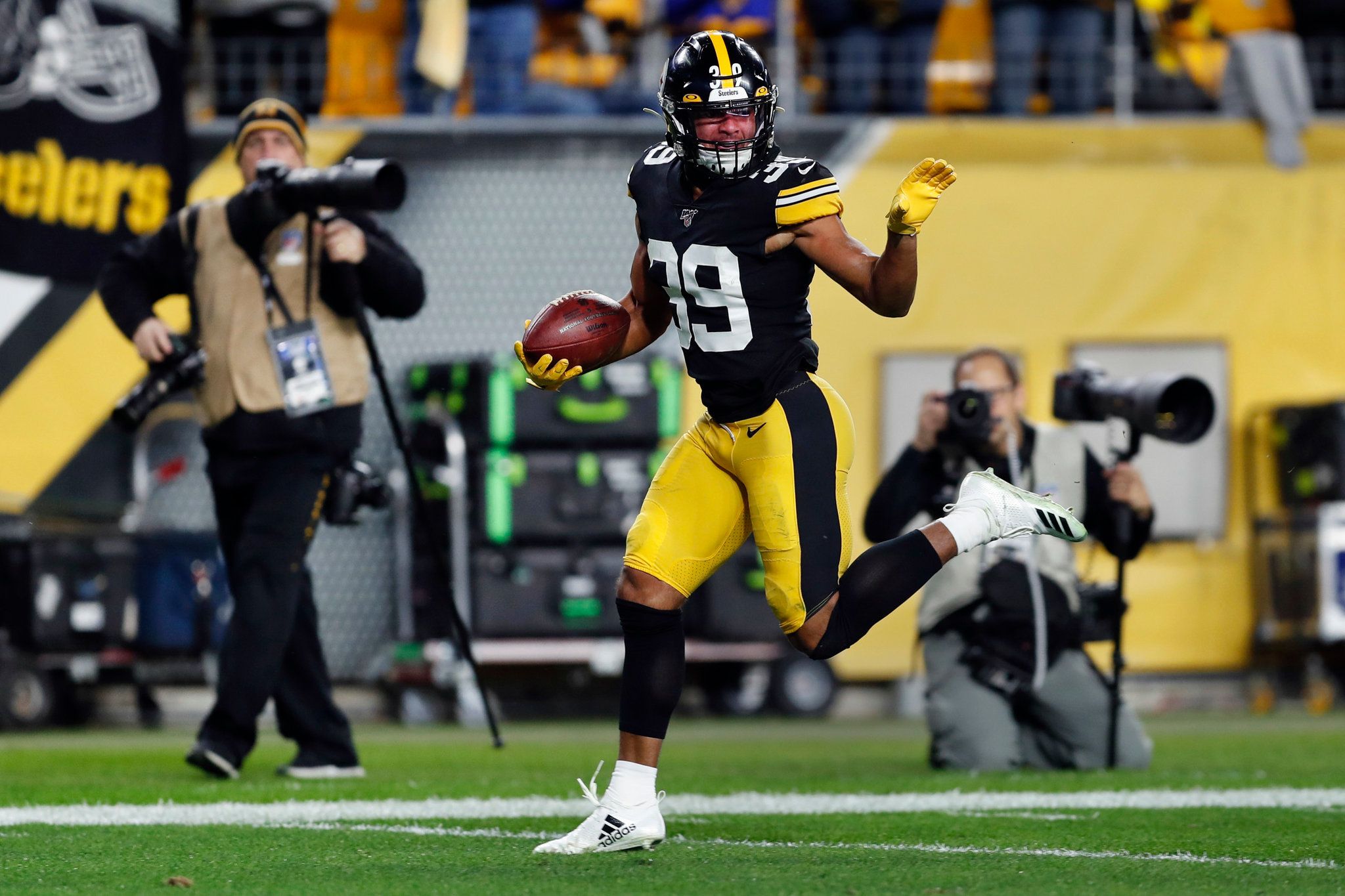 The Best N.F.L. Trade of the Season? Look to Pittsburgh New