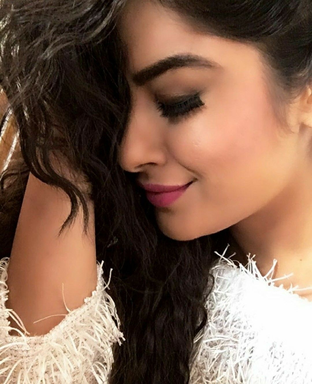 Tayyaba stylish pic. Cute girl poses