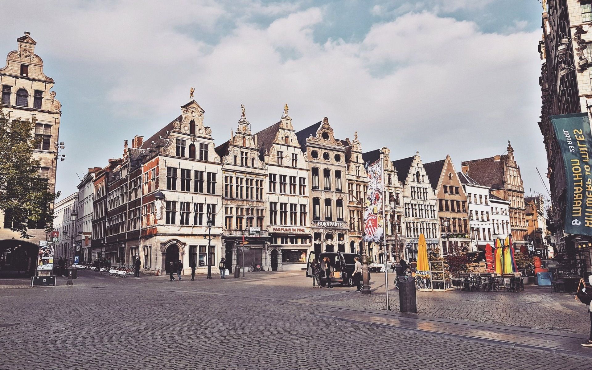 Download wallpaper Antwerp, square, old houses, old architecture