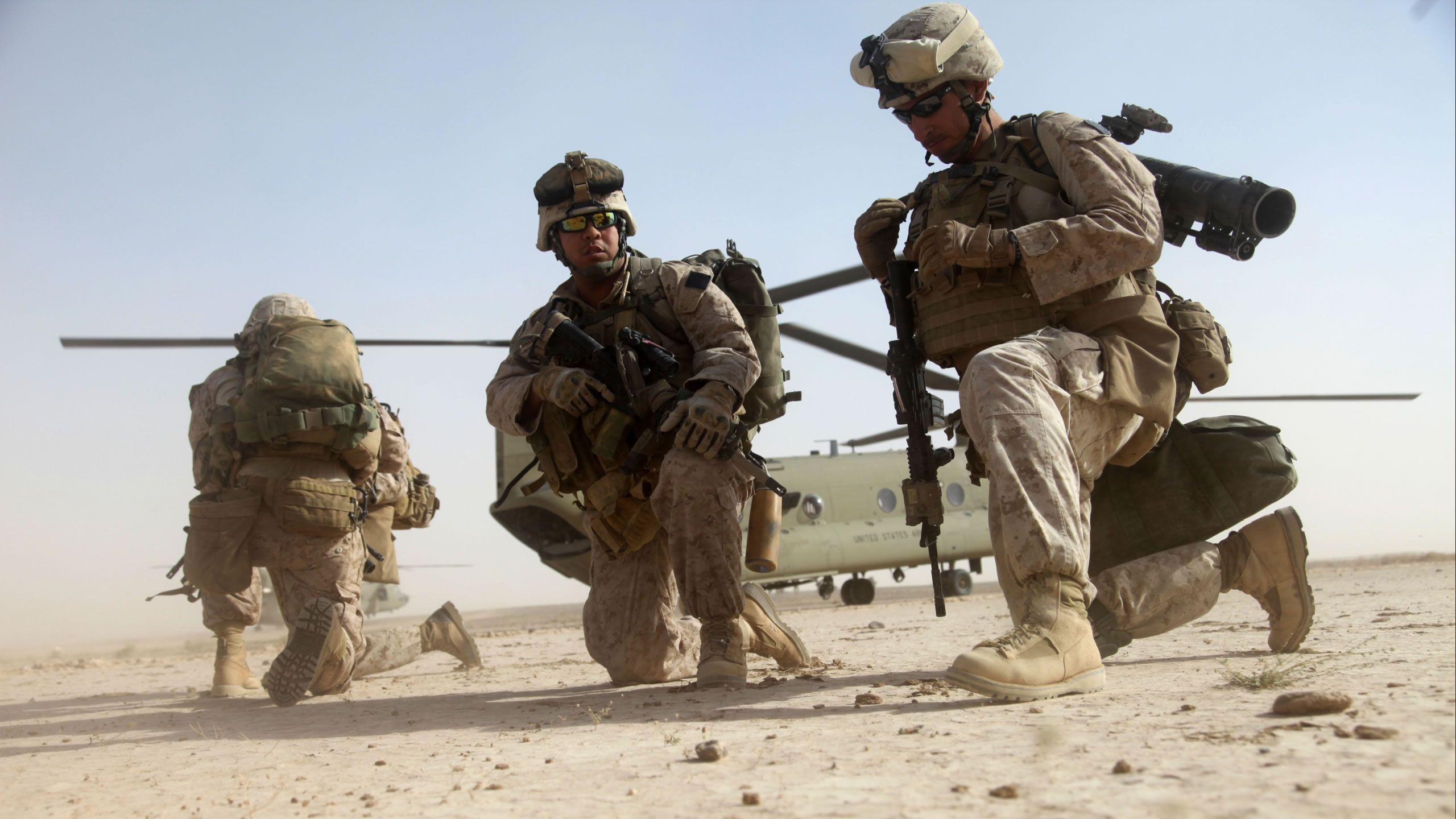 US Marines in Desert (2291)