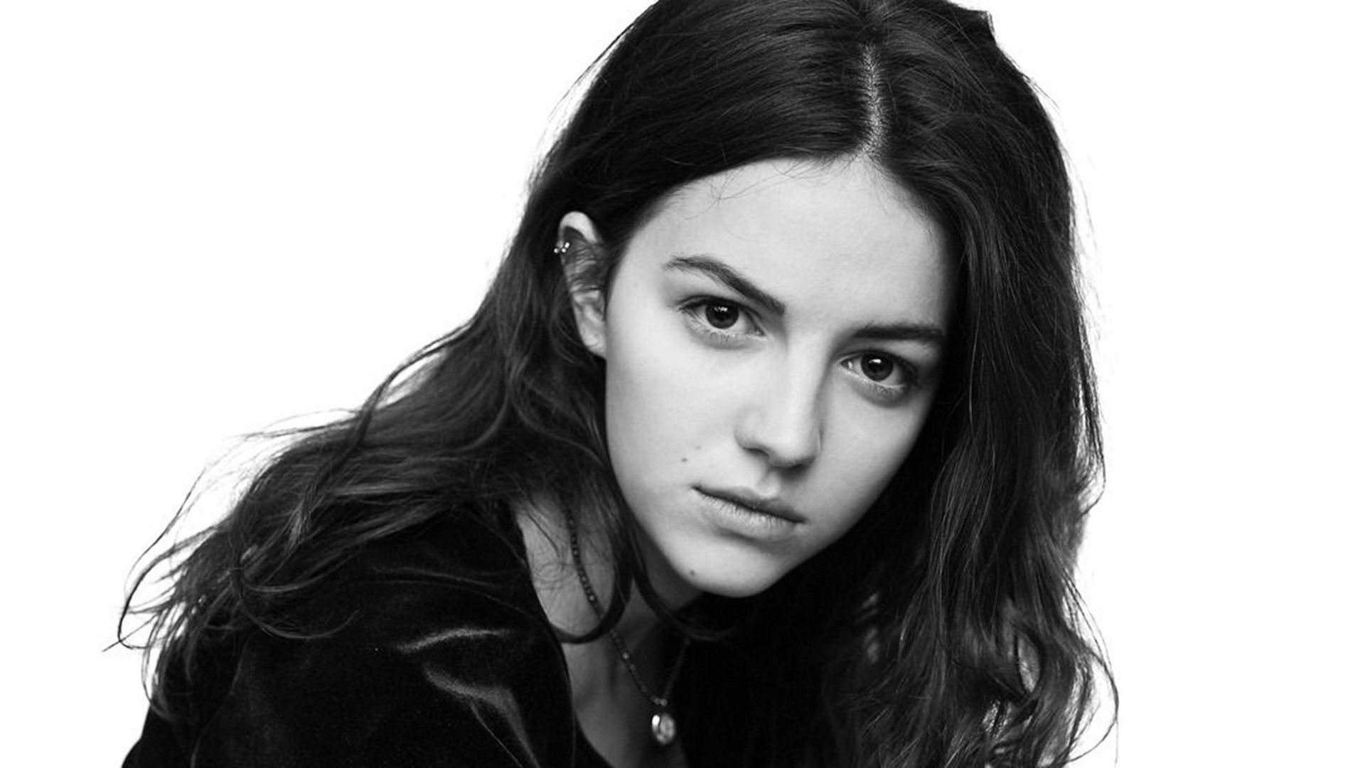 Ella Hunt Wallpapers - Wallpaper Cave