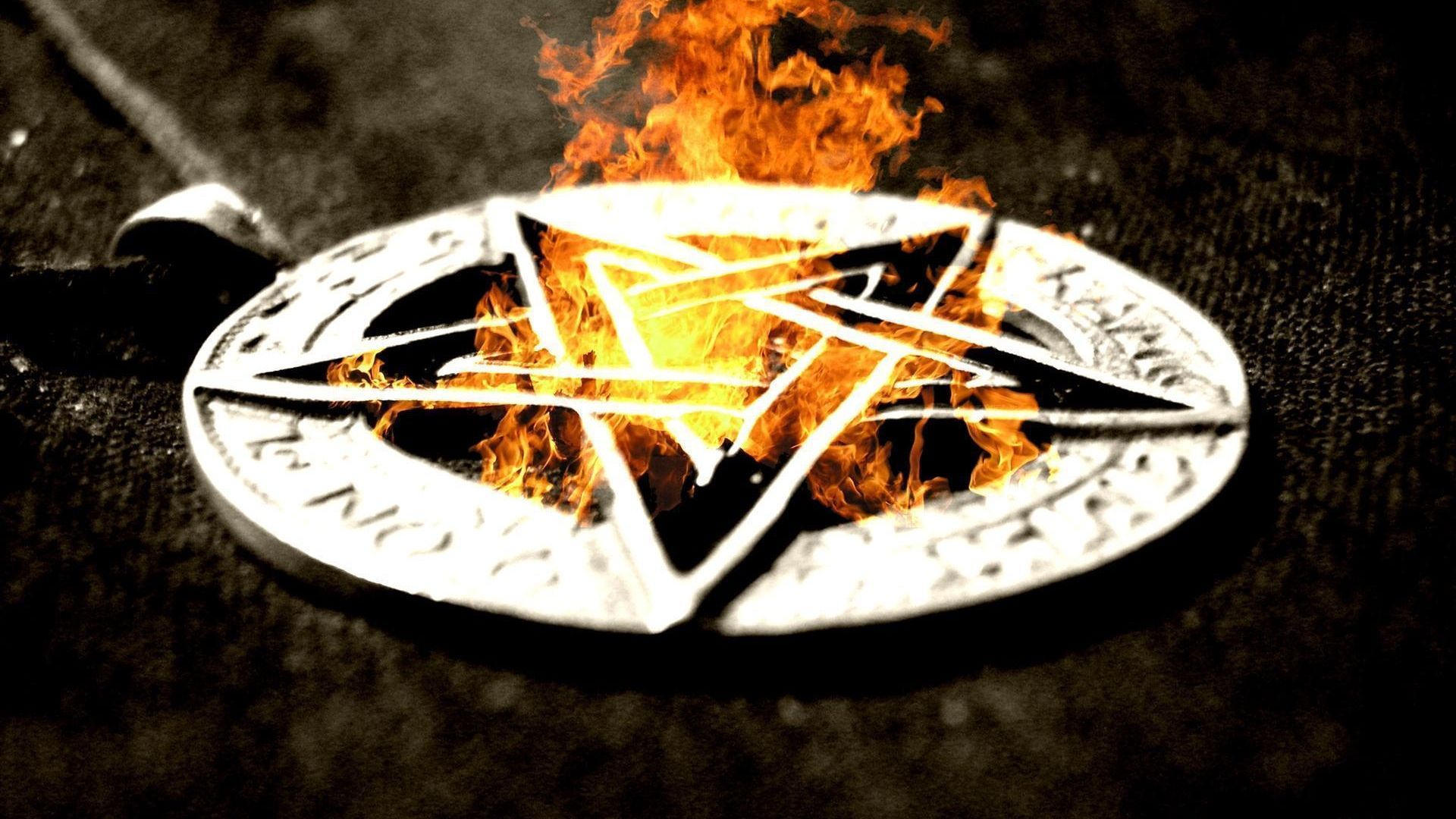 Free download Satanic Pentagram Wallpaper [1920x1200]