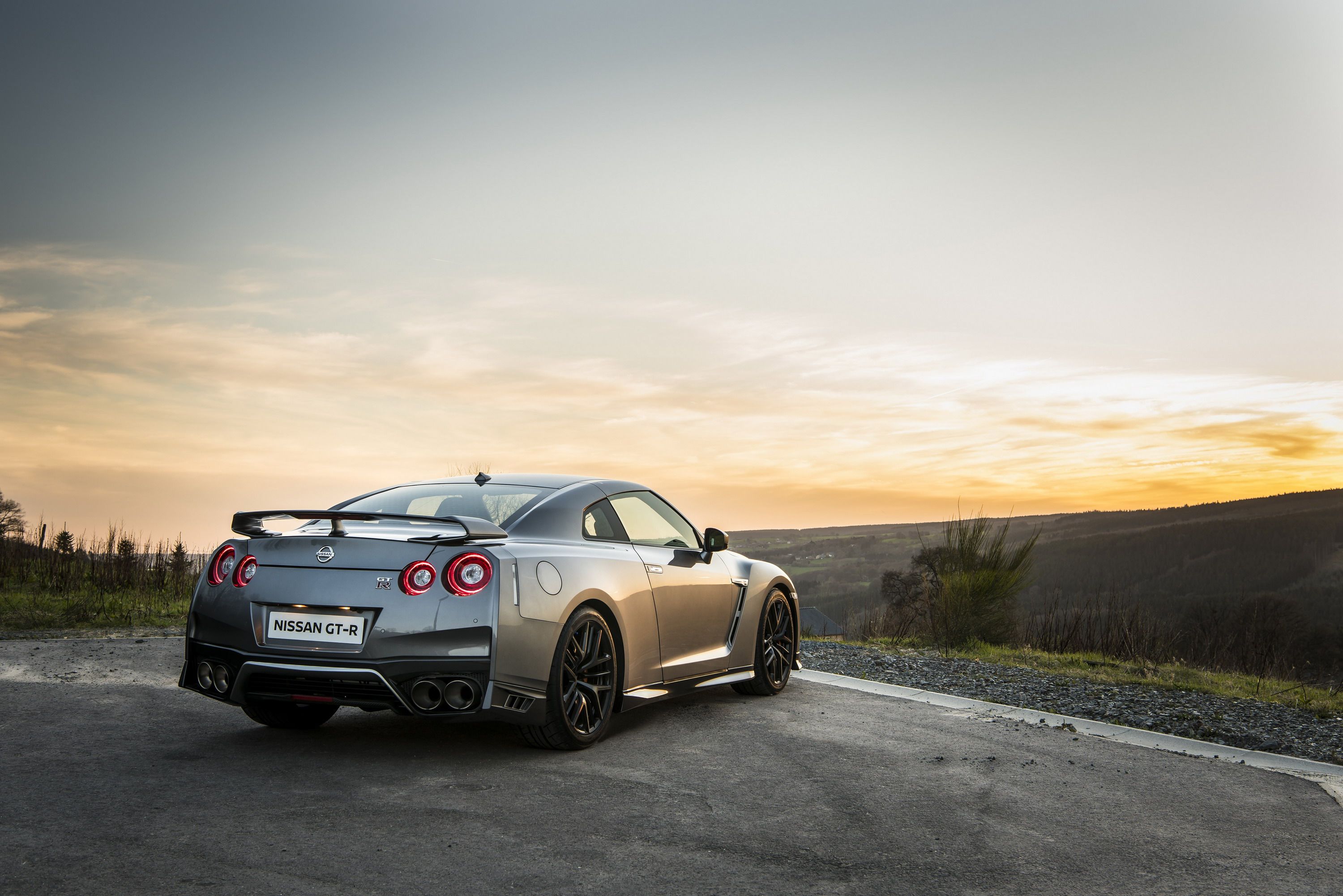 Wallpaper Of The Day: 2017 Nissan GT R