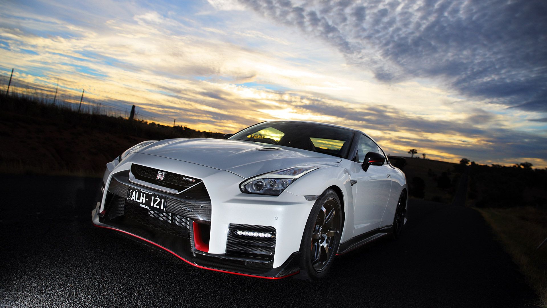 Nissan GT R Nismo Wallpaper, Specs & Videos