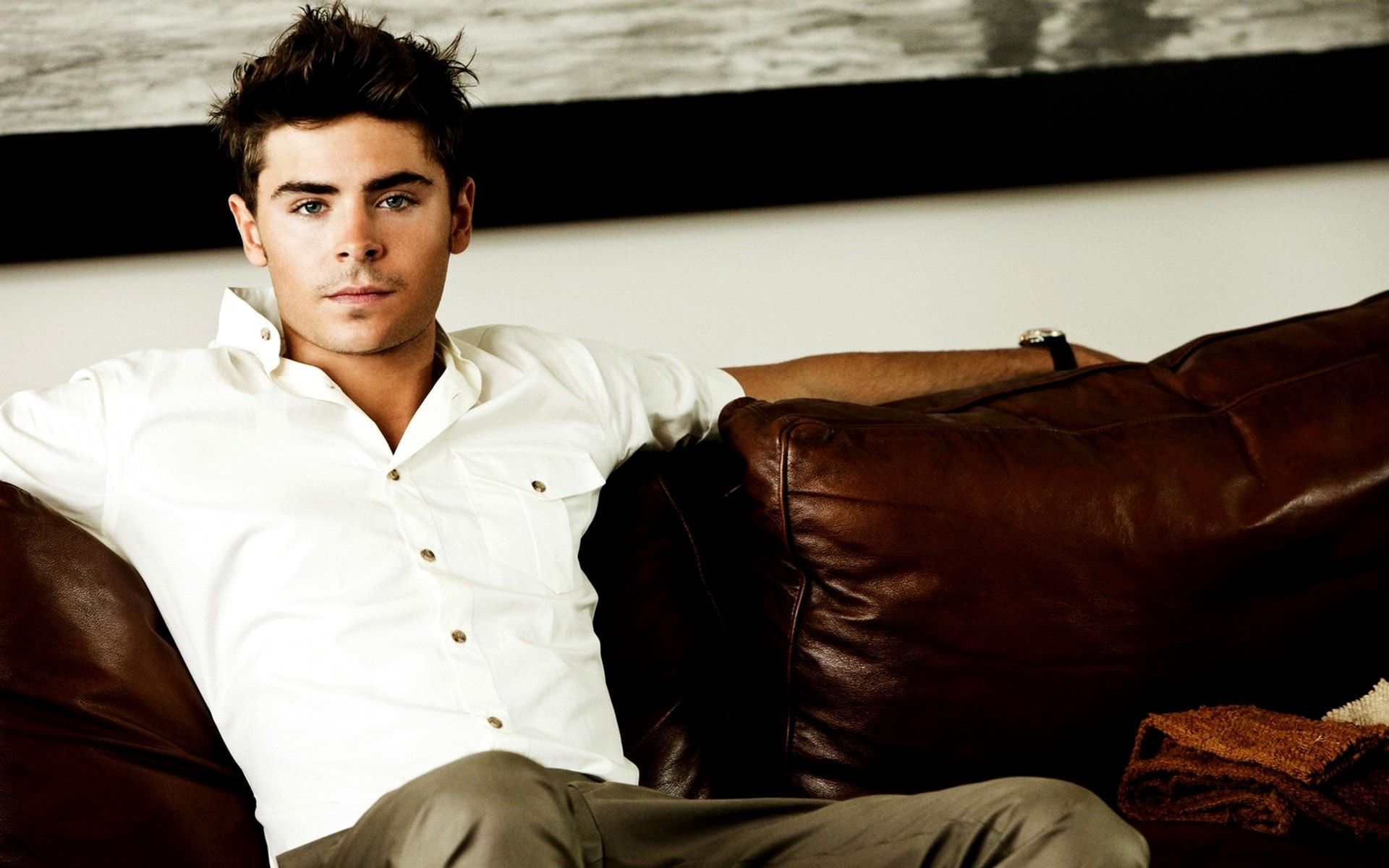 Zac Efron HD Wallpaperwallpaper.net