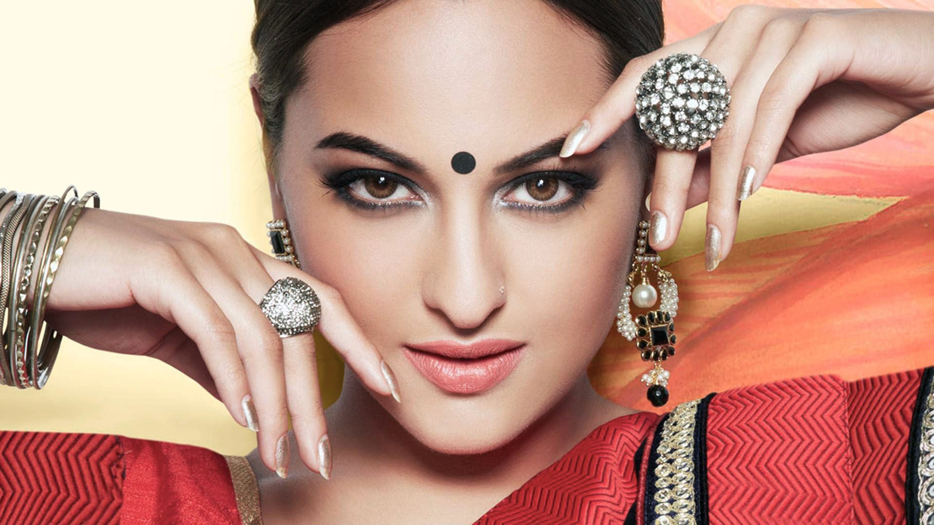Sonakshi Sinha Beautiful Indian Celebrity Wallpaper. Bollywood actress, Bollywood, Sonakshi sinha