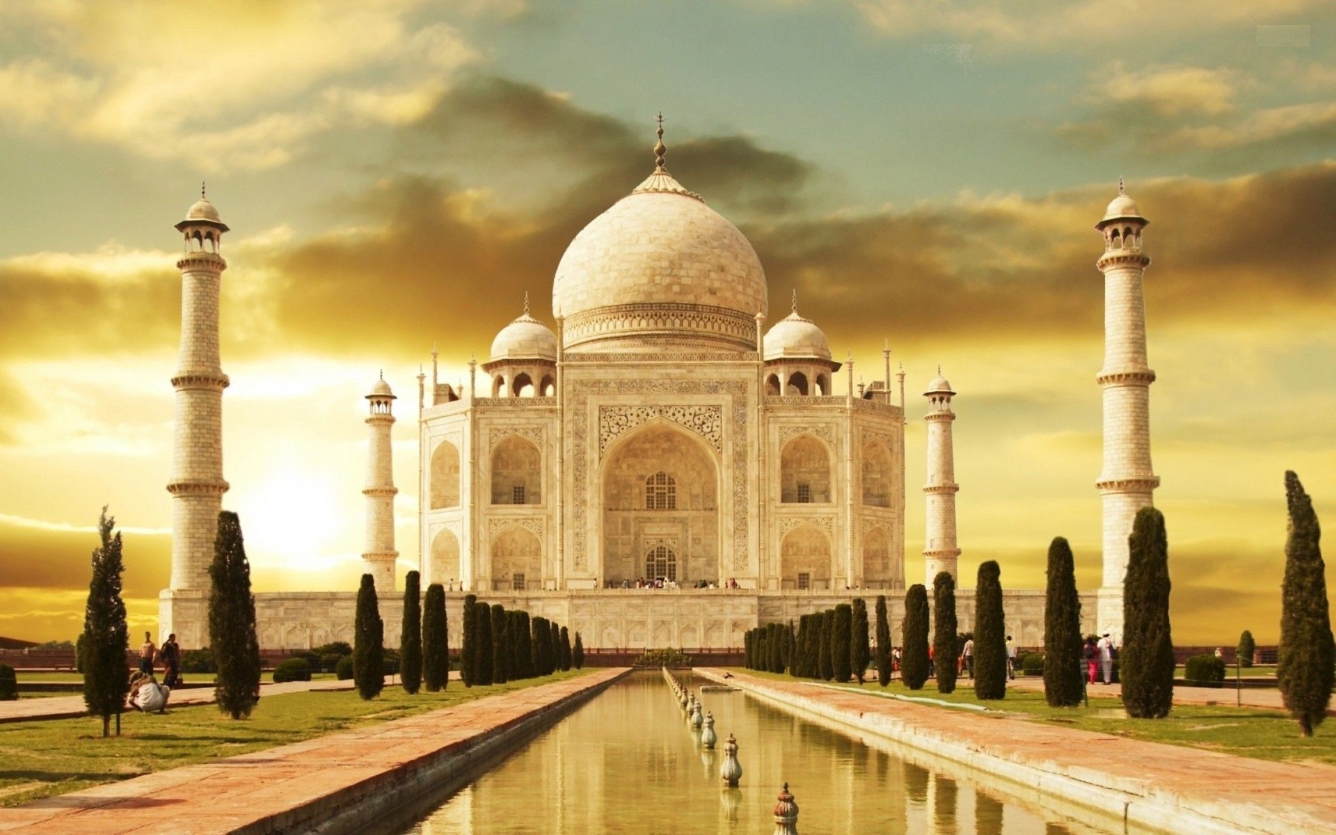Taj Mahal Wonders of the World in Agra India HD Wallpaper. HD