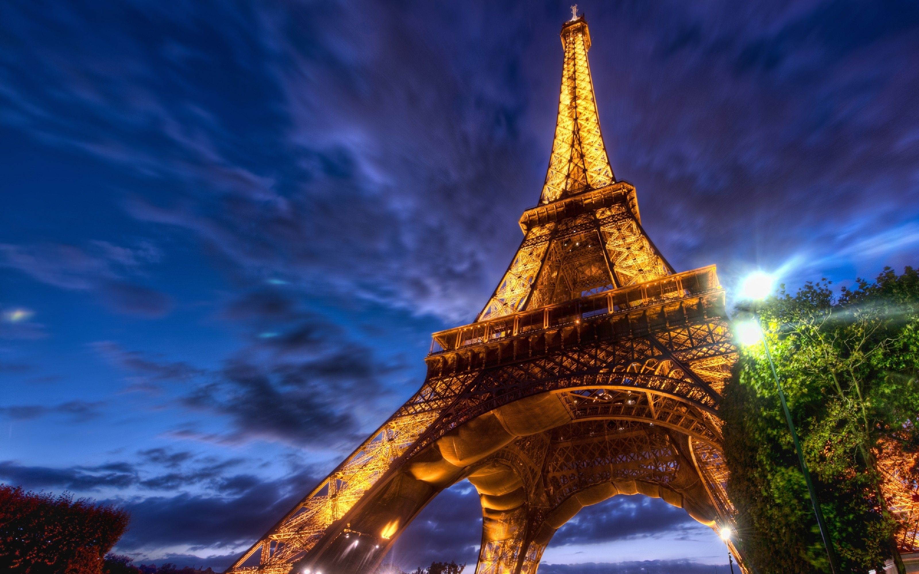 Amazing Lighting Wallpaper of Eiffel Tower Wonder of the World