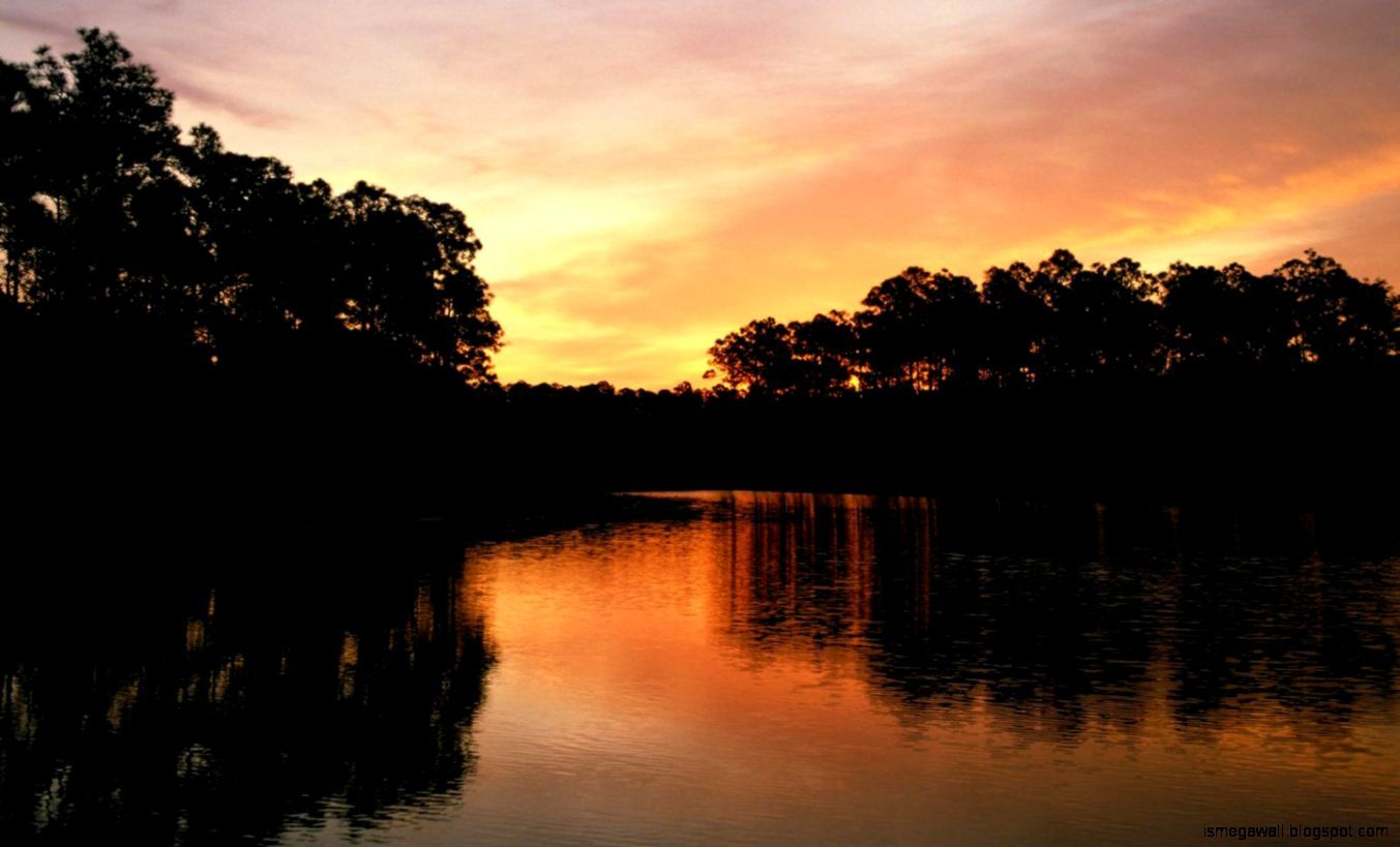 Sunset Over The Lake Wallpaper