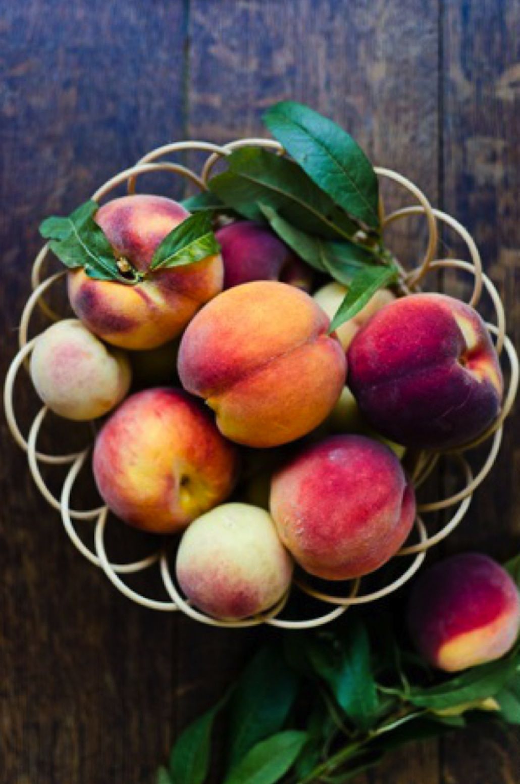 Pretty Peaches. Beautiful fruits, Fresh fruit