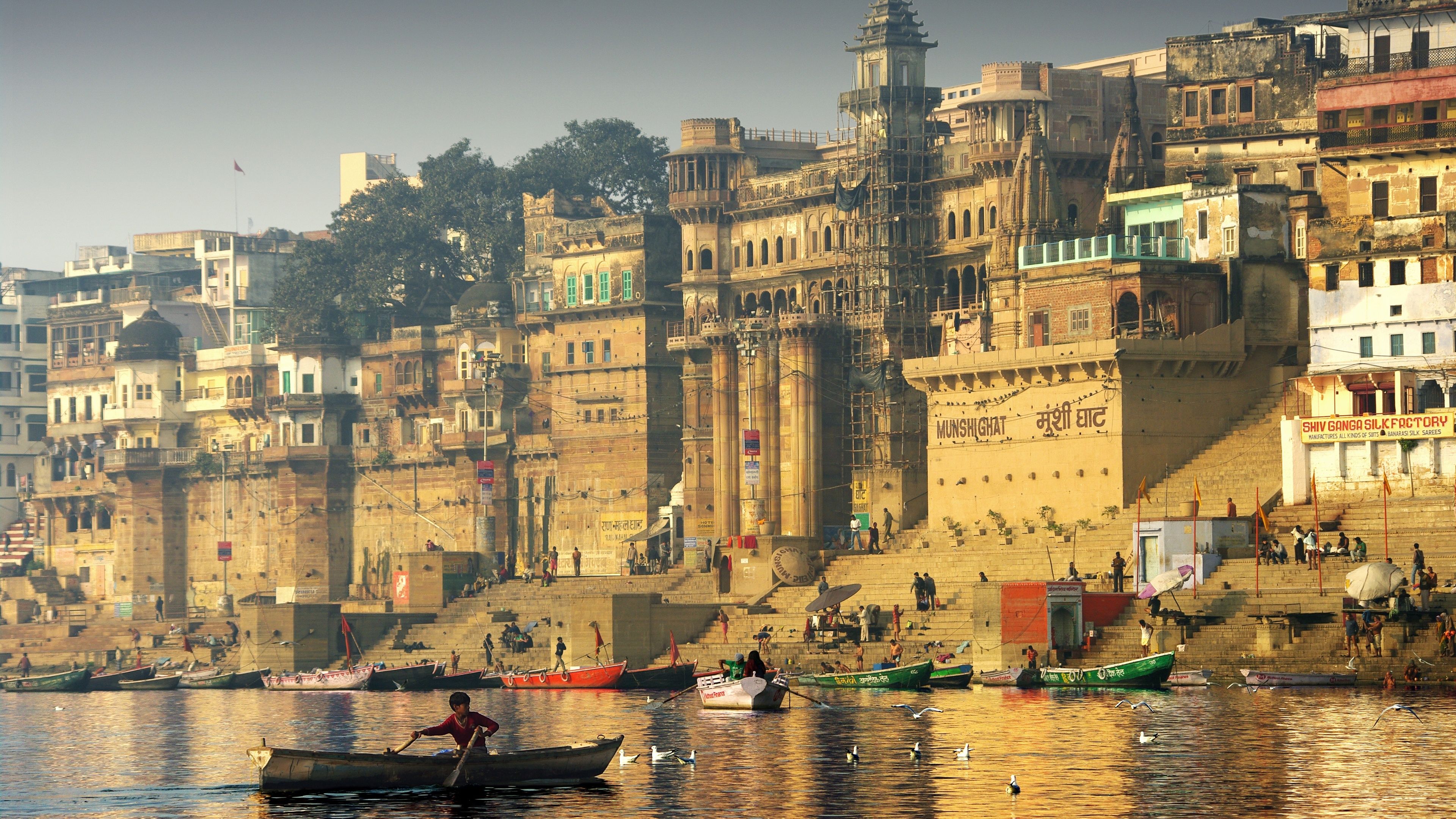 Wallpaper India, river, boats, city, seagulls 3840x2160 UHD 4K