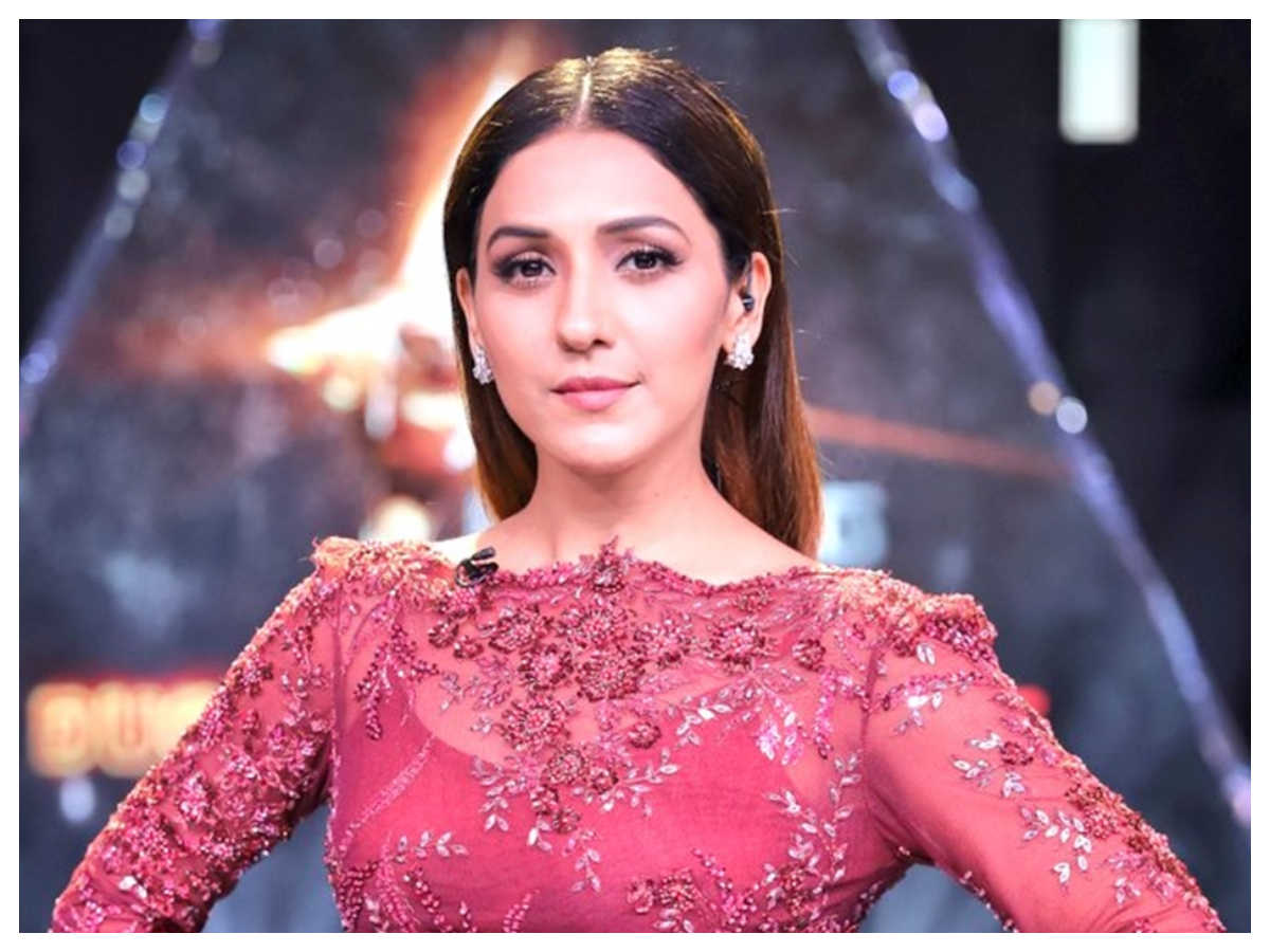 Singer Neeti Mohan on cutting short her Australian vacation due to