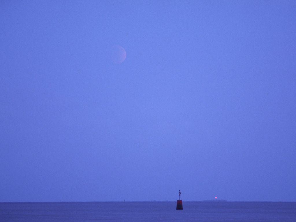 Eclipse and atmospheric refraction