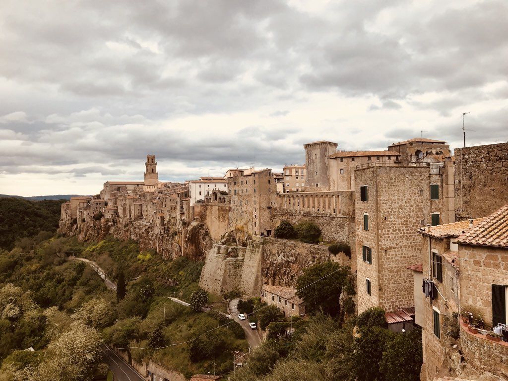 Books and Wine, wow! #pitigliano #tuscany #italy