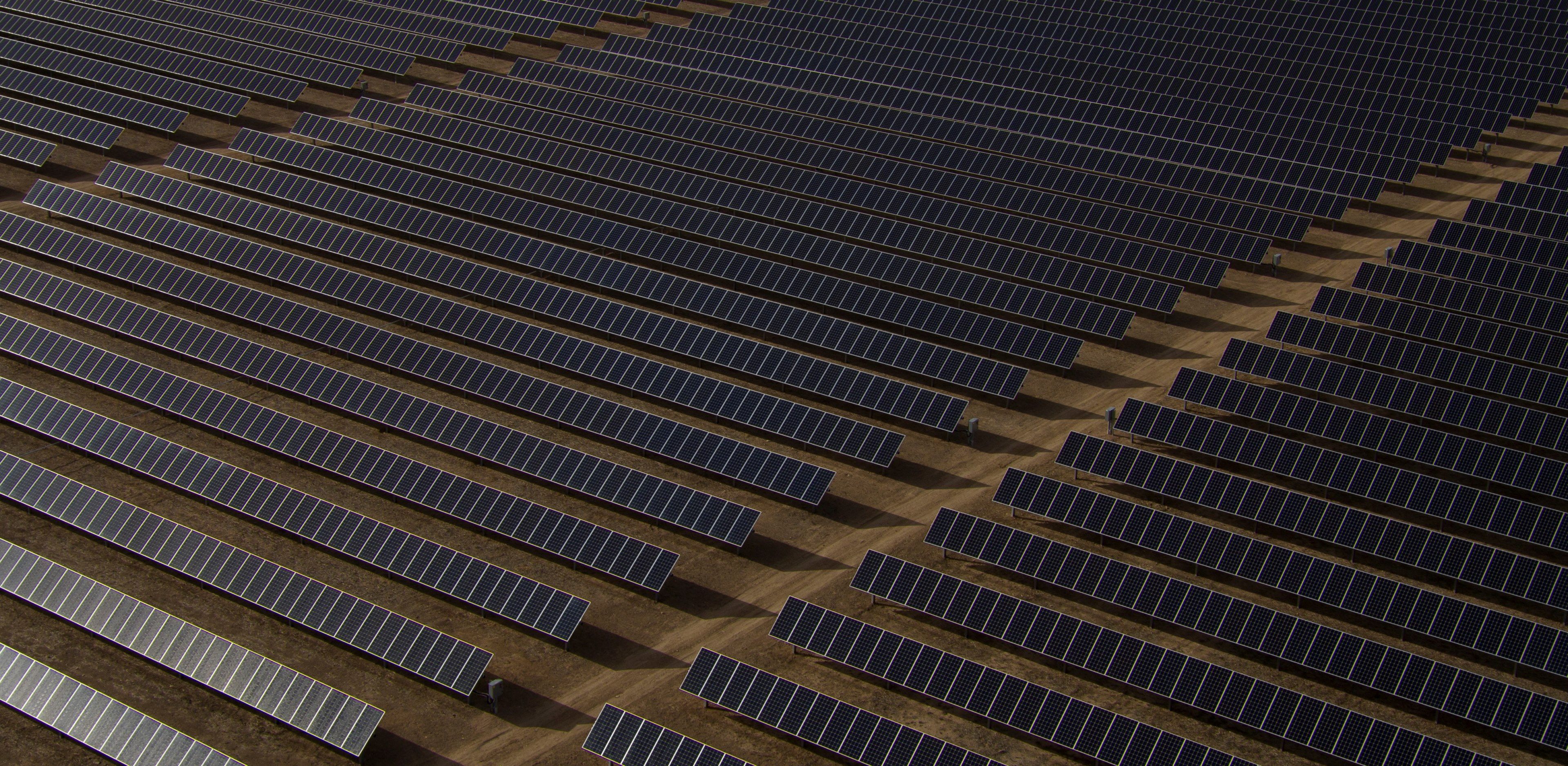 Wallpaper / renewable energy solar power public power