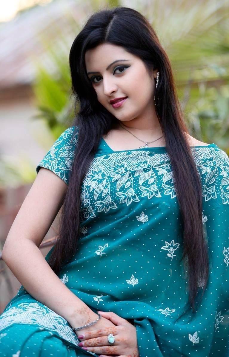 Pori Moni: Bangladeshi Model Actress Image Photo Wallpaper. Pori