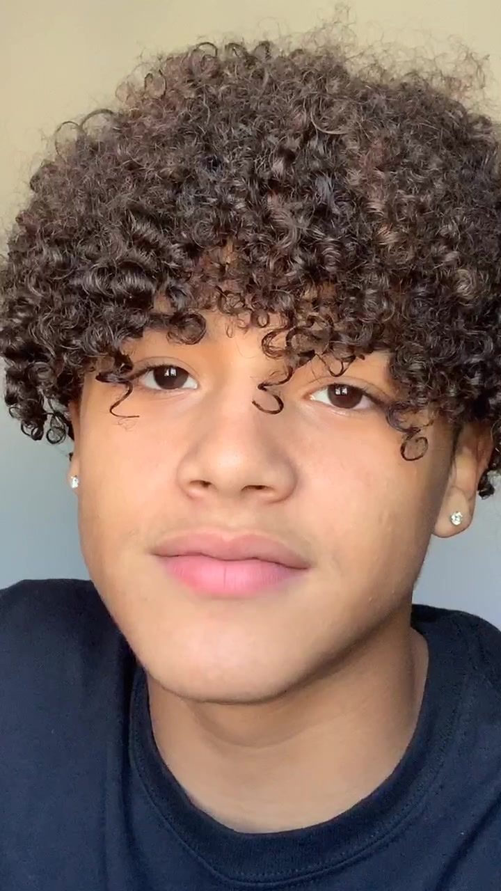 vallyk pena. People, Boys, Boyfriend