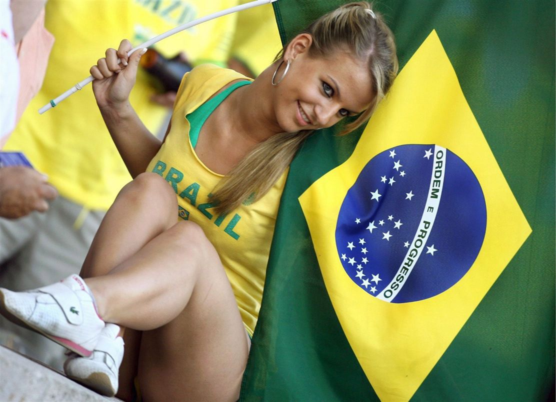 Brazilian Girl Wallpaper, Download the photo in HD