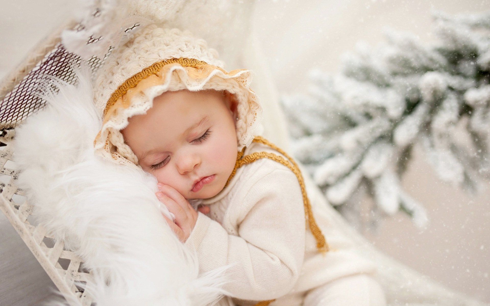 Beautiful Baby Girl Sleeping HD Wallpaper