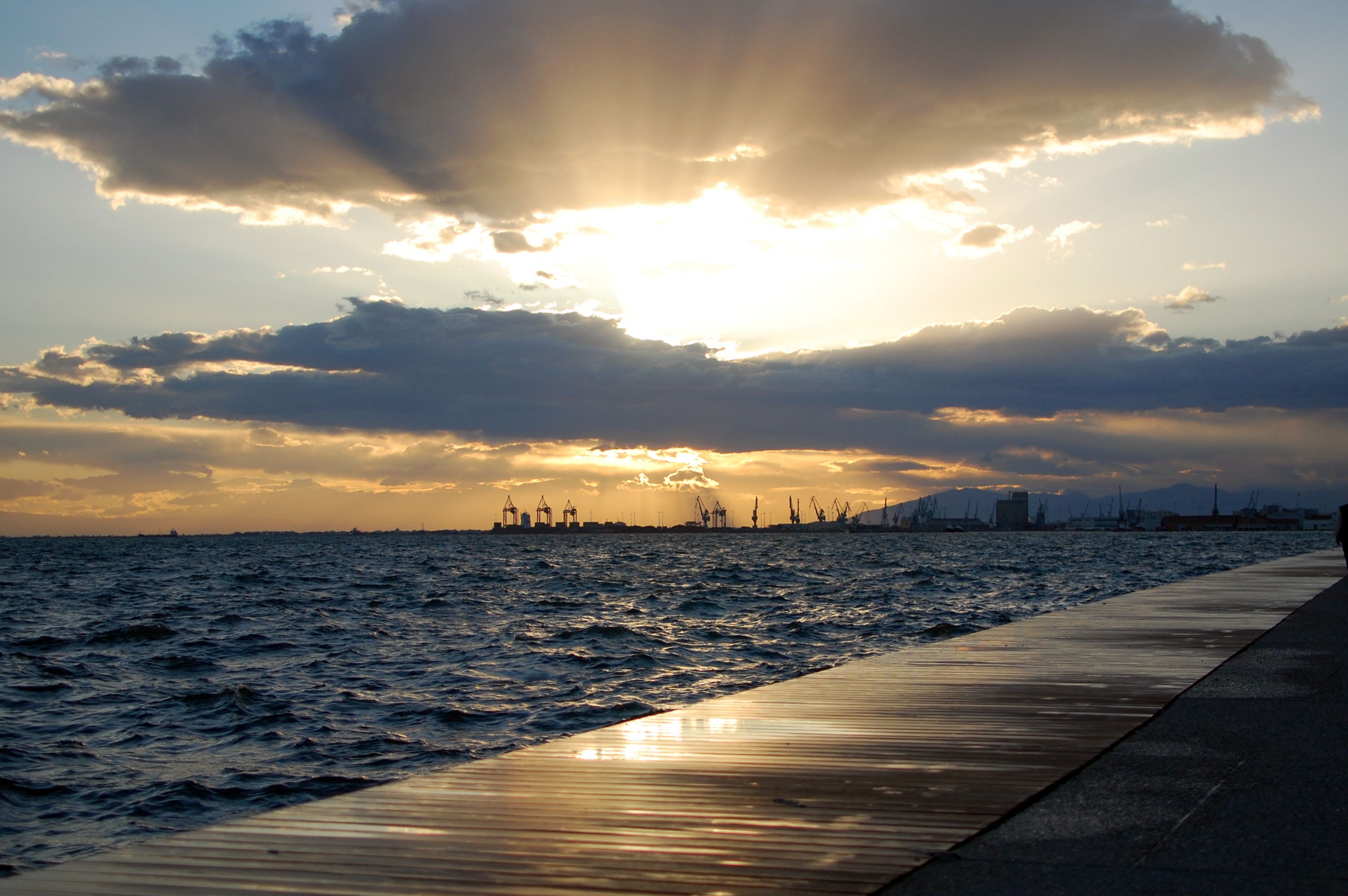 The ports of Thessaloniki (3008x2000) [OC]