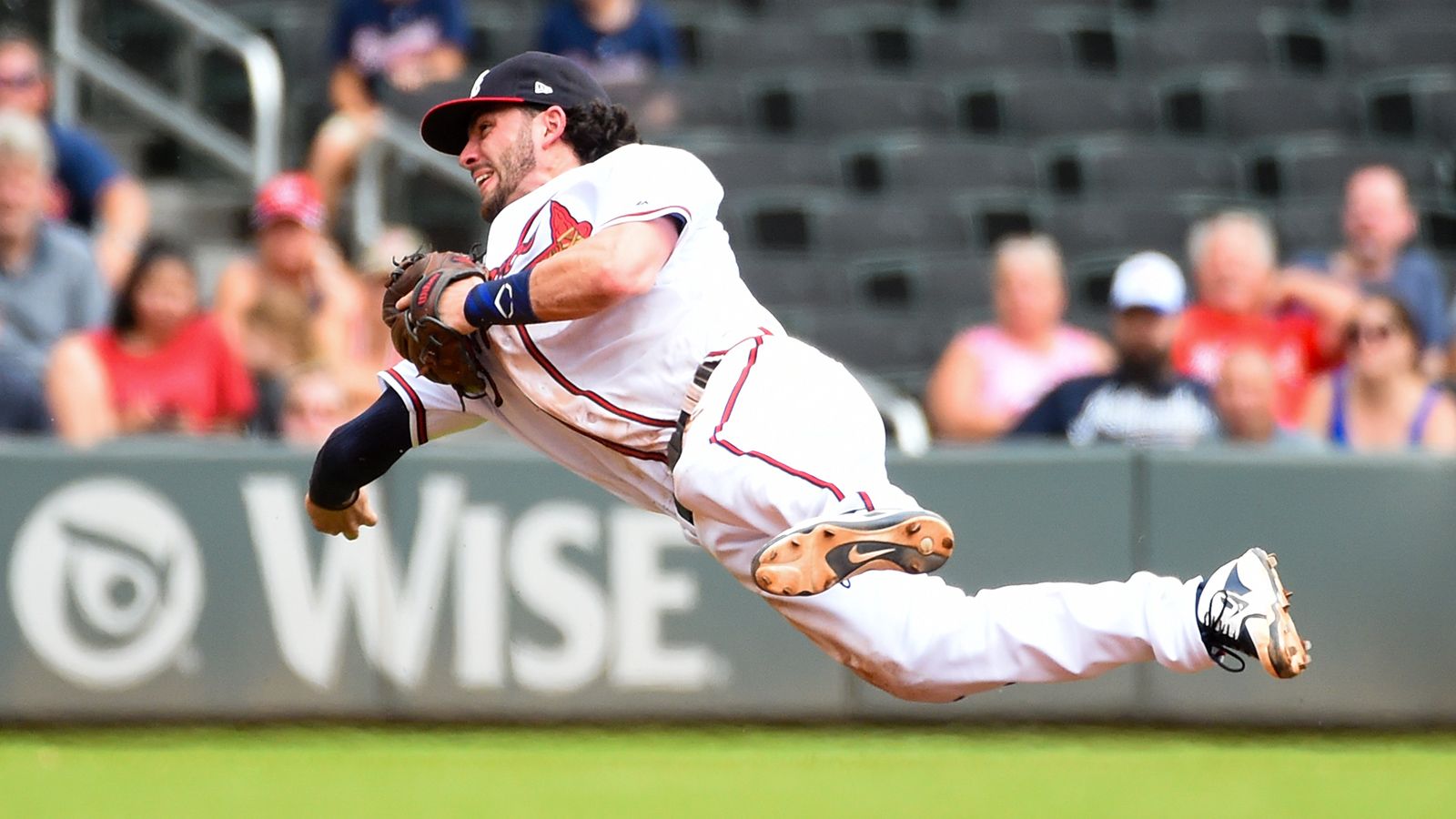 Dansby Swanson sustains partially torn ligament in left hand, NLDS.