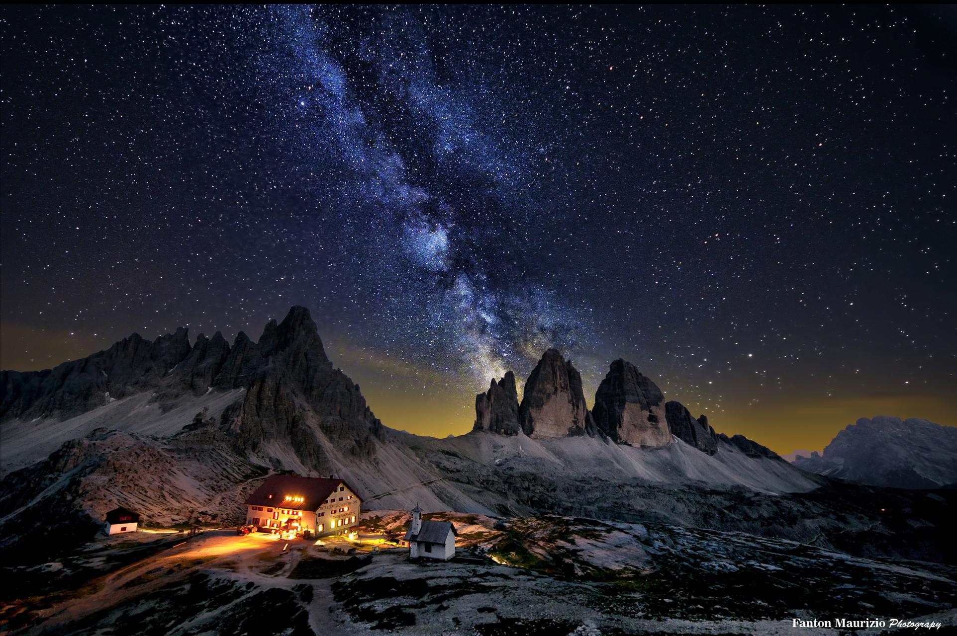 pixel, impressive Jessica Stout, Milky Way at tre Cime of the Dolomites (Drei Zinnen)