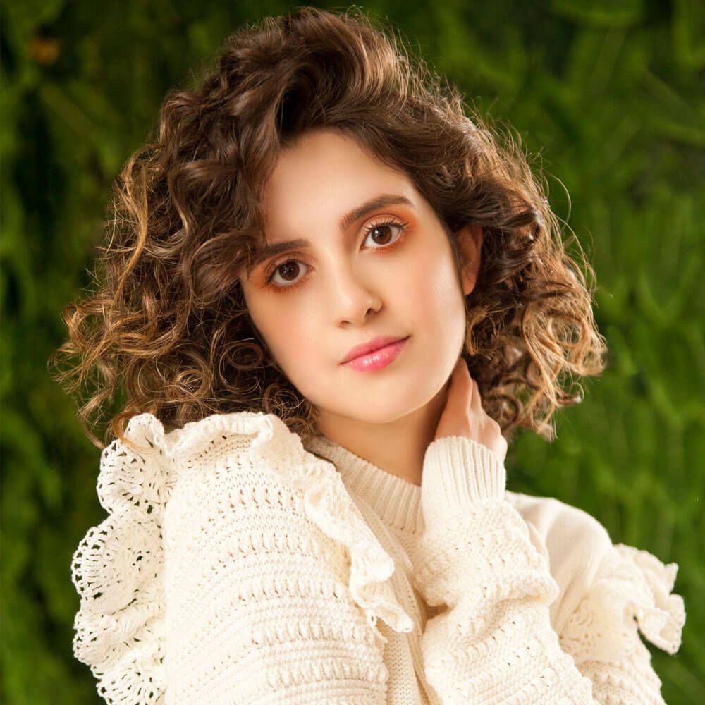 Perfect Date With Laura Marano. Laura marano, Marano, Vanessa marano