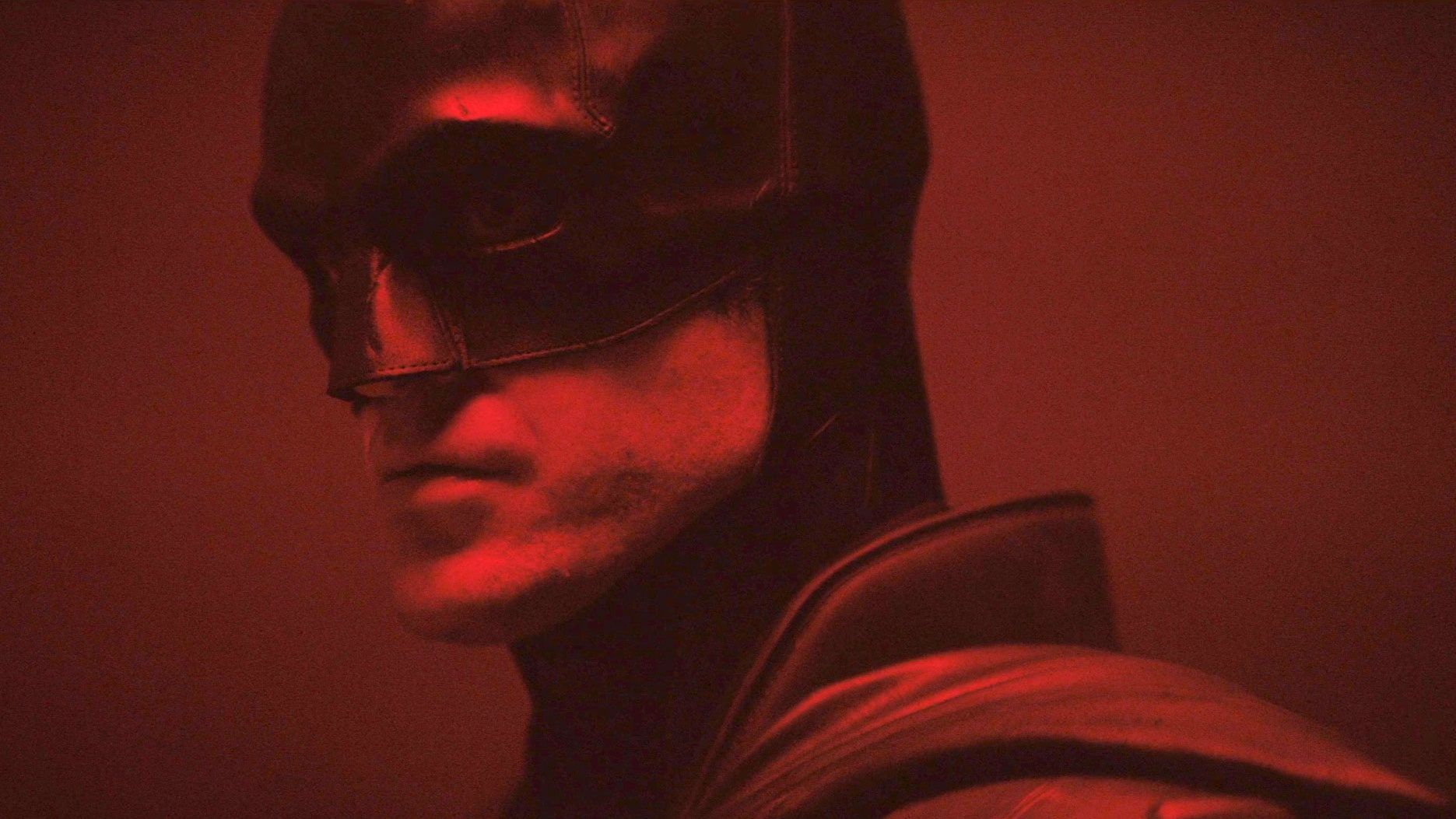 Robert Pattinson's Batman Costume Has a Hidden Comic Book Connection
