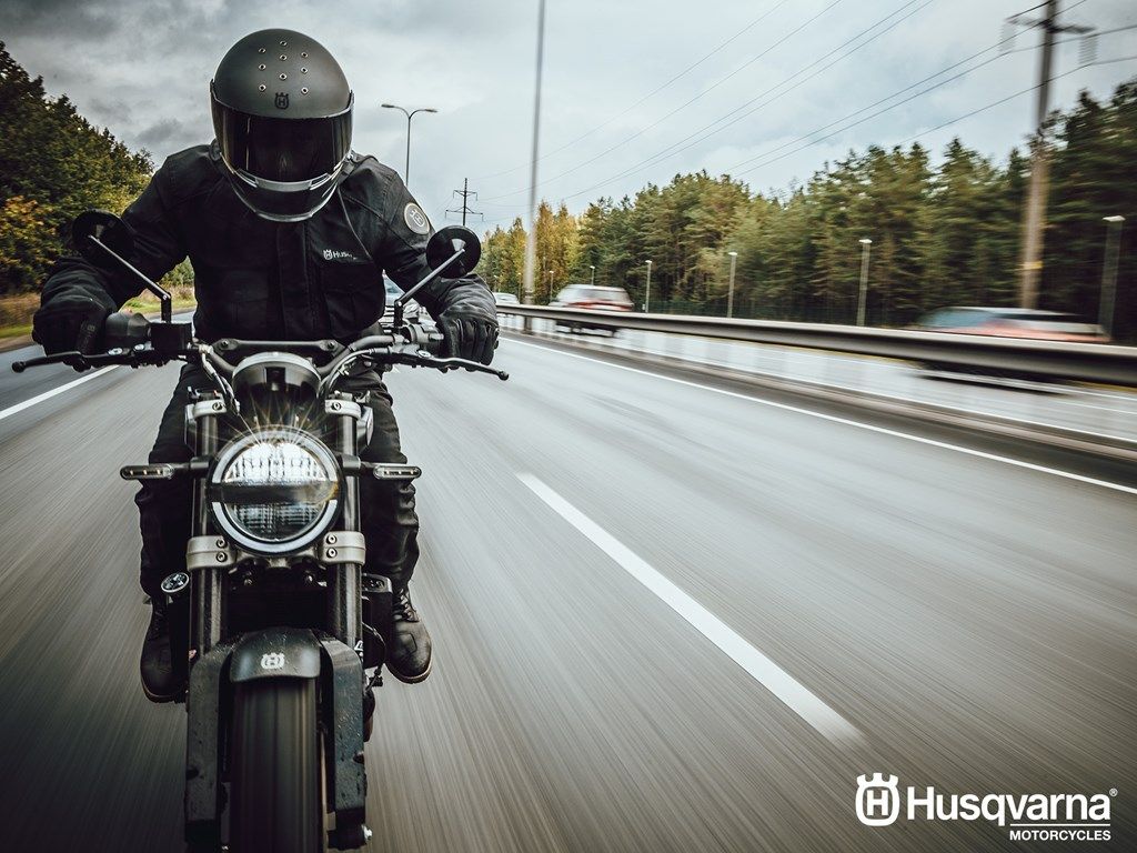 Husqvarna Svartpilen 250 & Husqvarna .indianautosblog.com