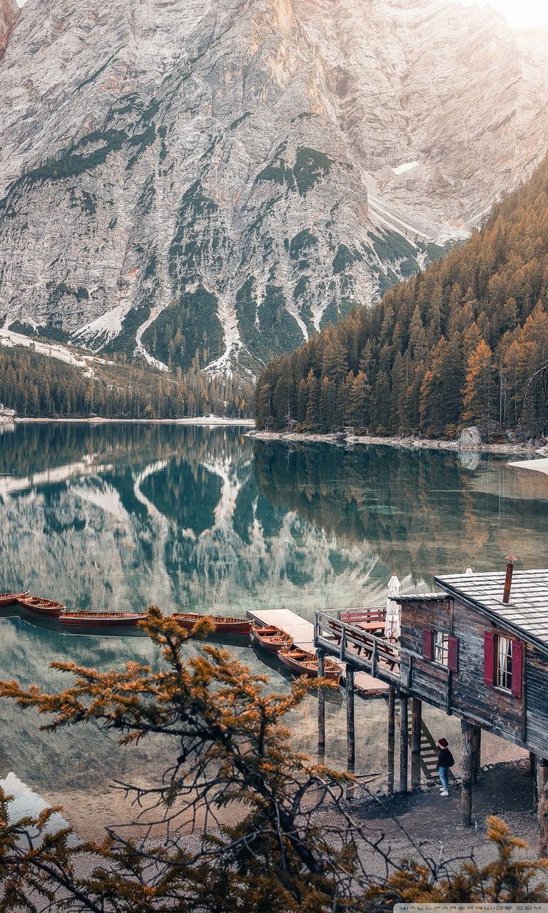Lago di Braies, Dolomites, Italy Ultra HD Desktop Background