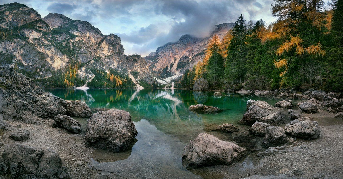 1431x750px Italy, Dolomites, Lago di Braies 366.07 KB