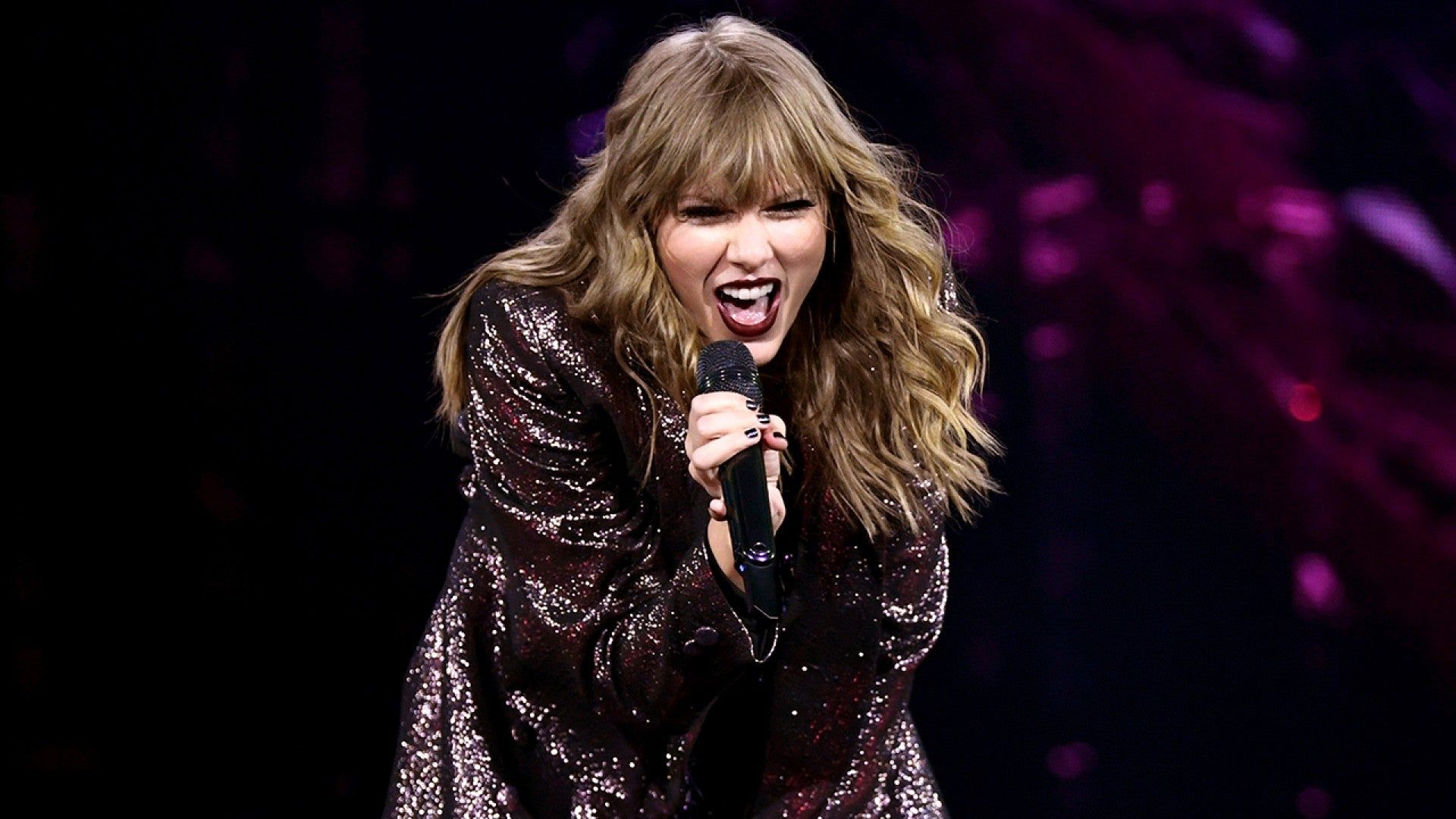 Taylor Swift Is a Total Boss Babe Singing 'Blank Space' In Netflix