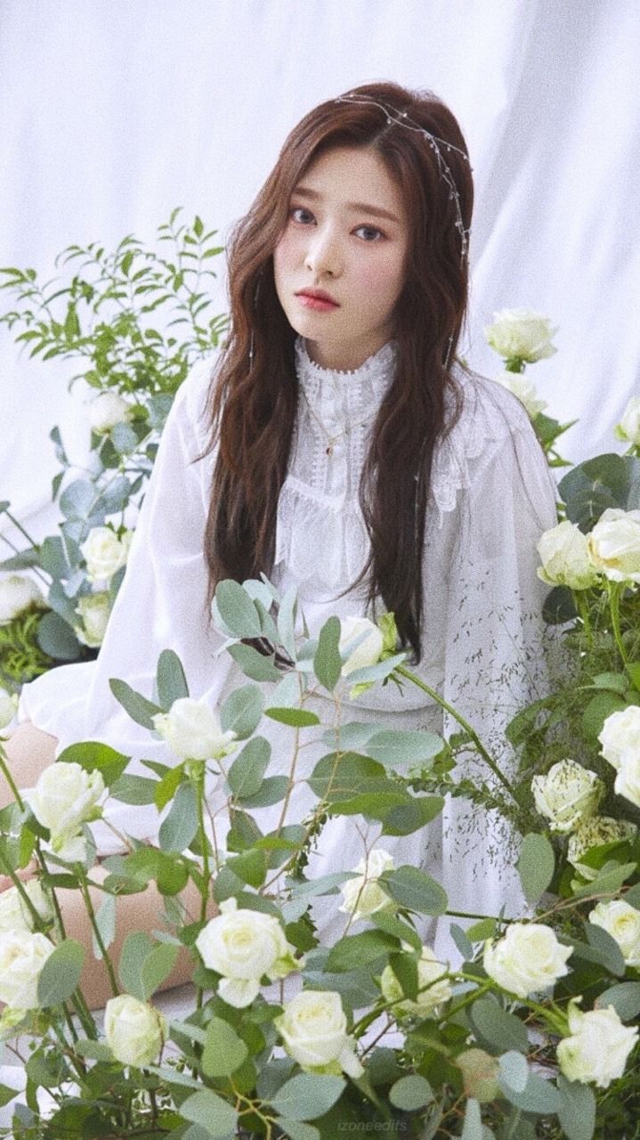 ahn yujin wallpaper