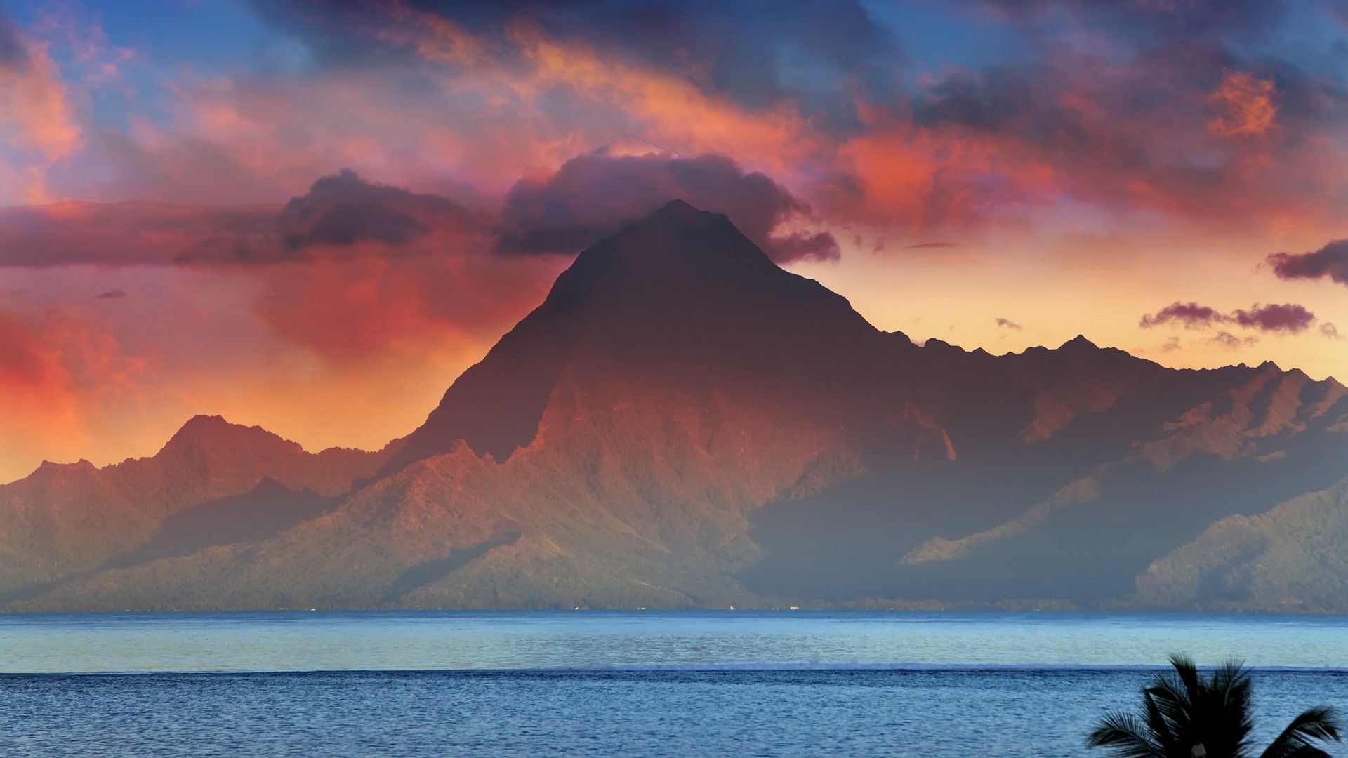 Mountain Orohena at sunset, Tahiti, French Polynesia. Windows 10
