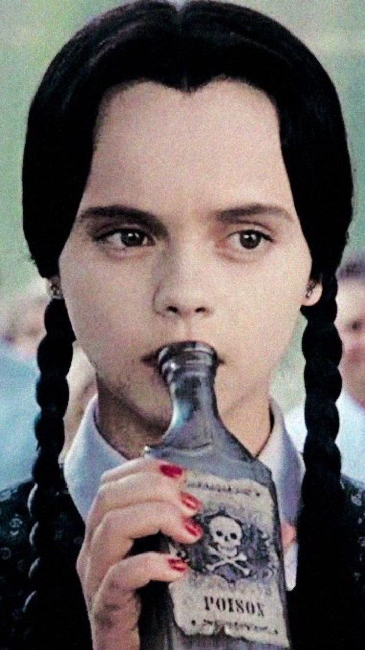 Wednesday Addams Wallpapers Wallpaper Cave