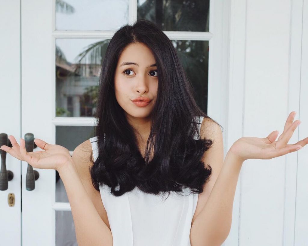 Profil Lengkap Sosok Cantik Maudy Ayunda